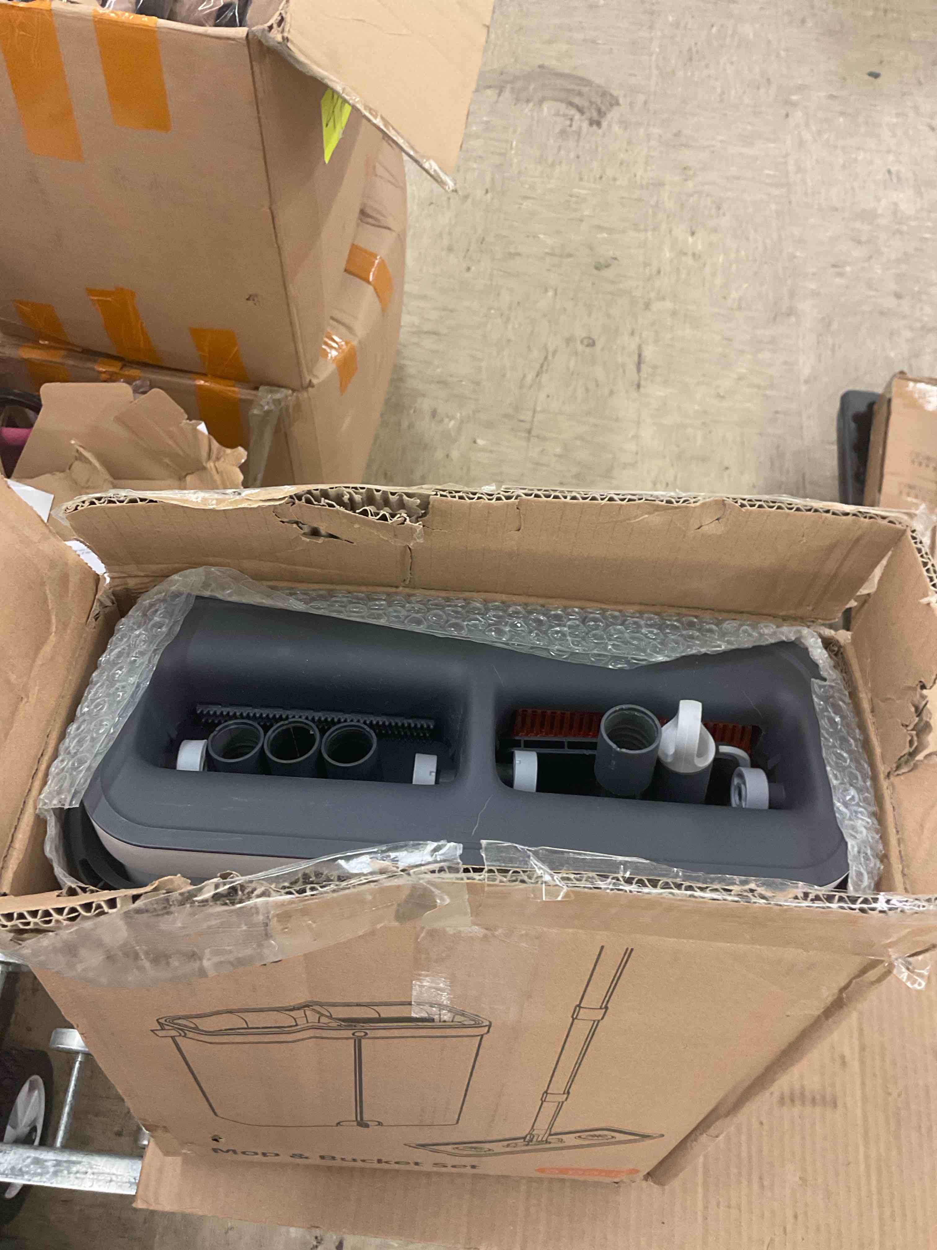https://s3.amazonaws.com/lotting-images-prod/BoxBids/PPE2248064_1770150229666.jpeg