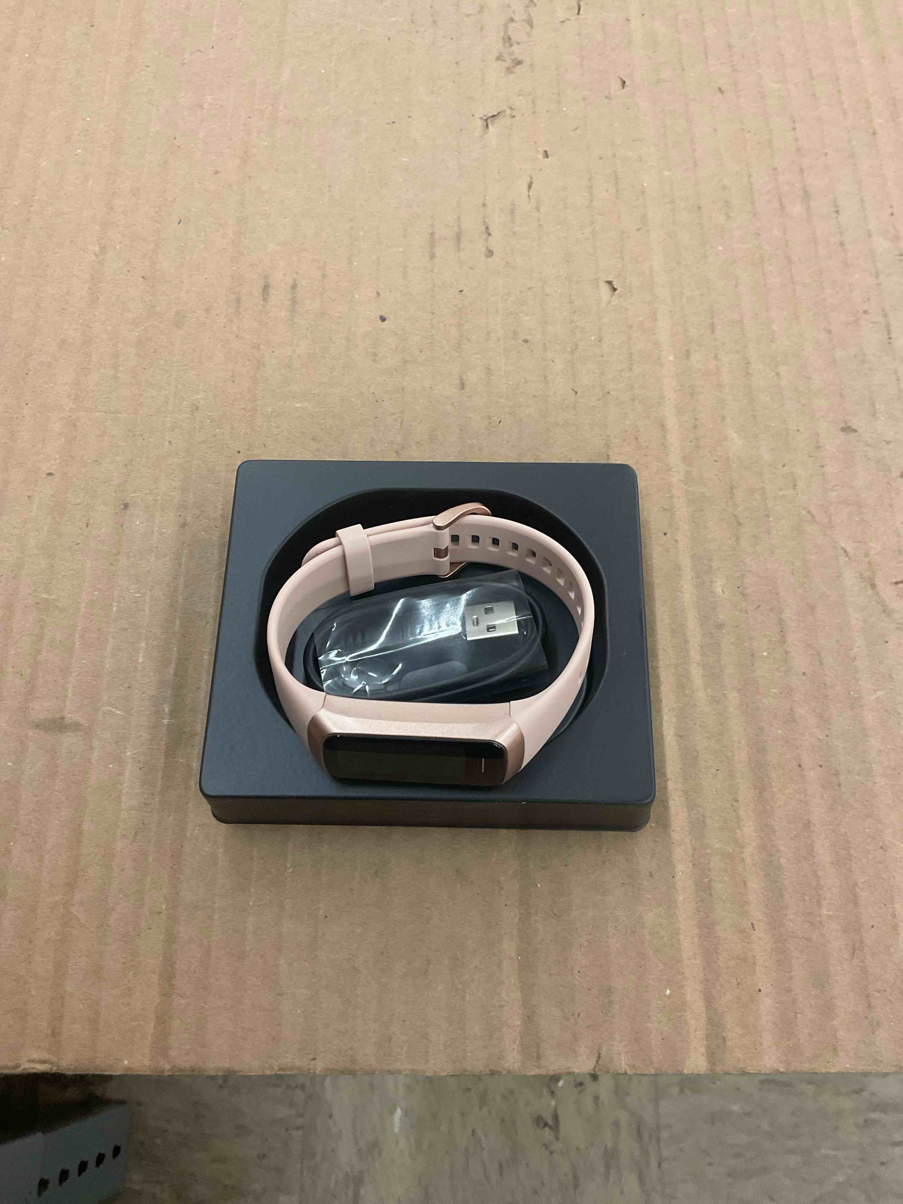 https://s3.amazonaws.com/lotting-images-prod/BoxBids/PPE2248066_1770150683871.jpeg