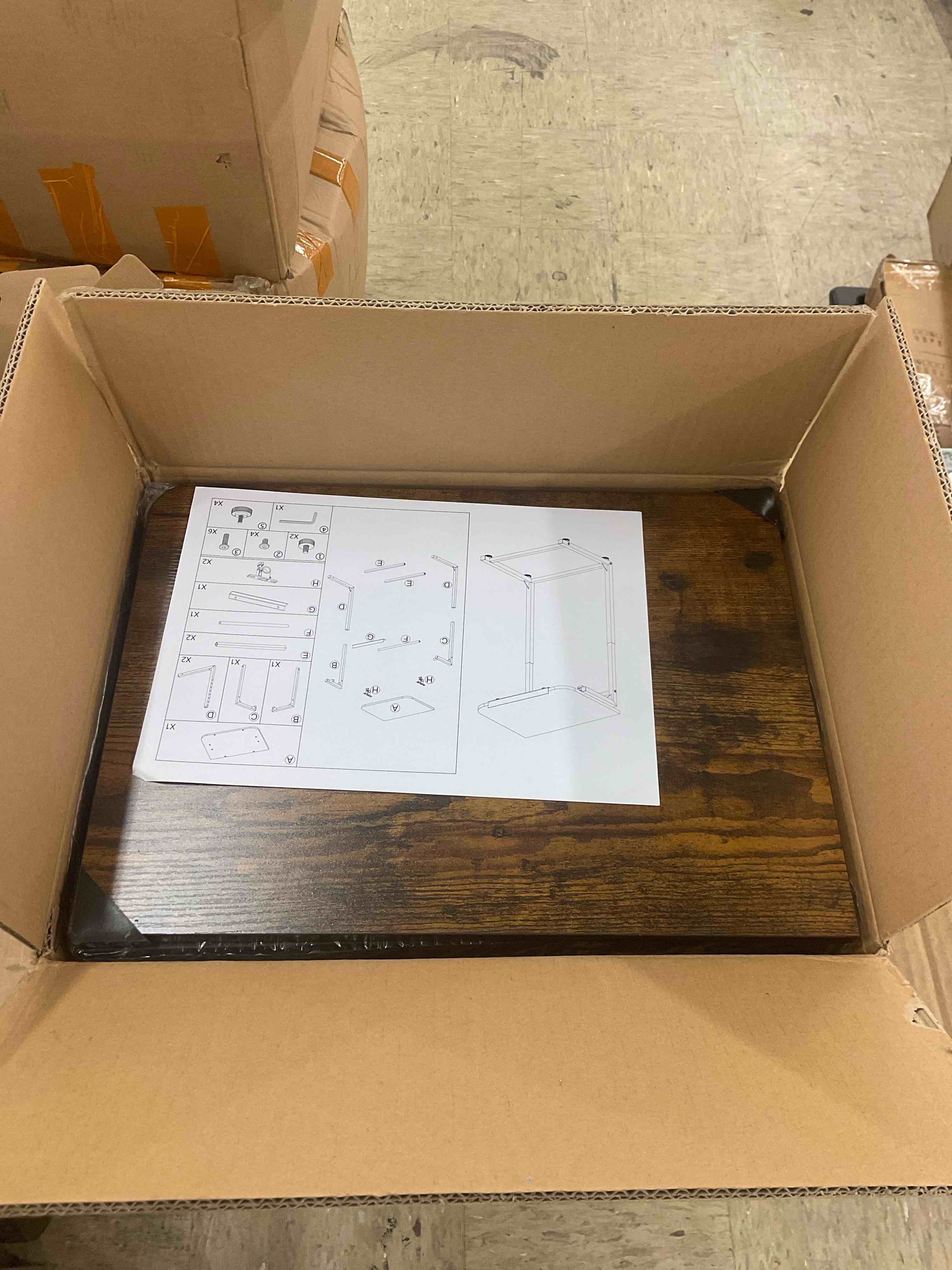 https://s3.amazonaws.com/lotting-images-prod/BoxBids/PPE2248073_1770151492946.jpeg