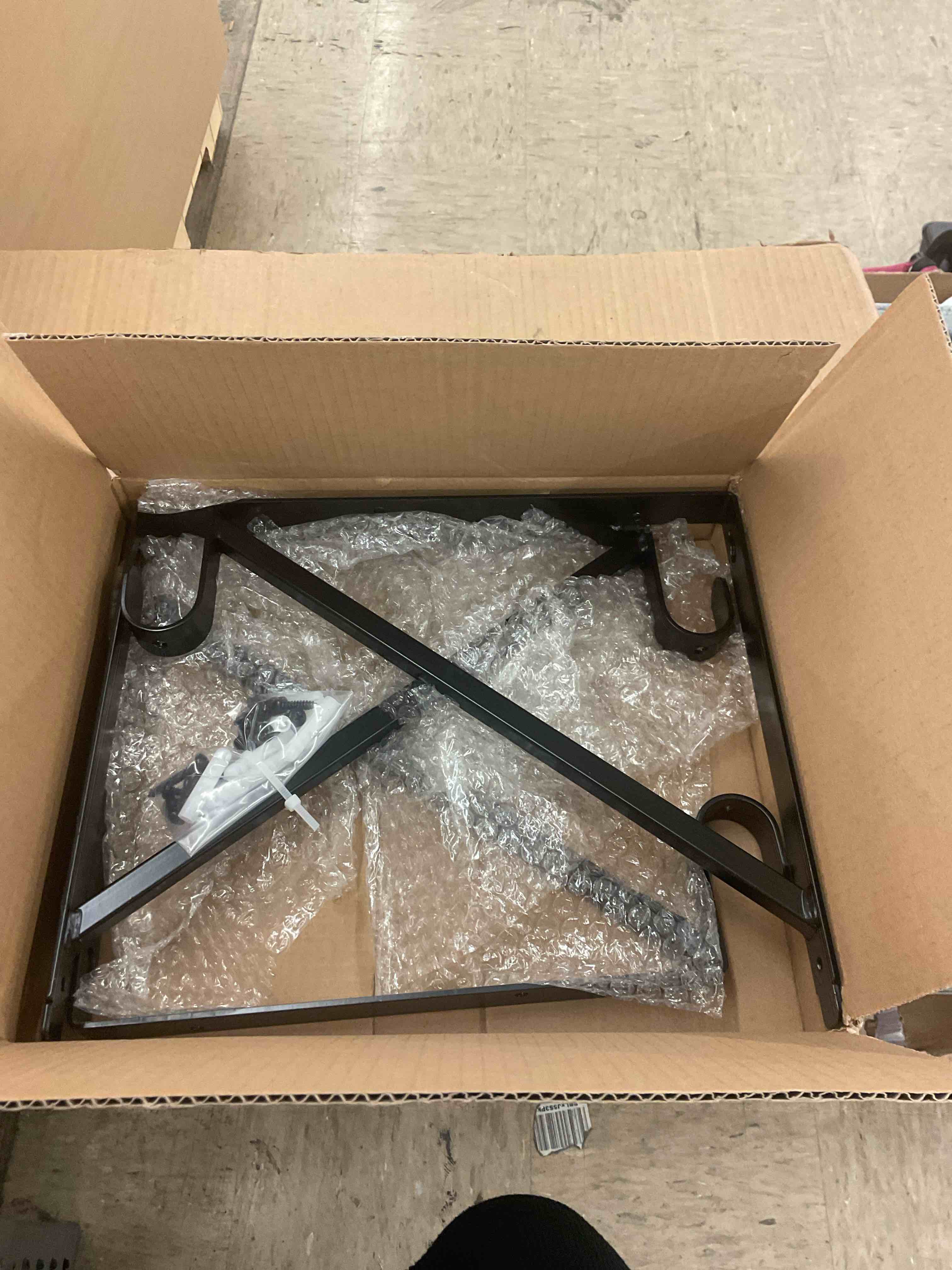 https://s3.amazonaws.com/lotting-images-prod/BoxBids/PPE2248167_1770219102051.jpeg
