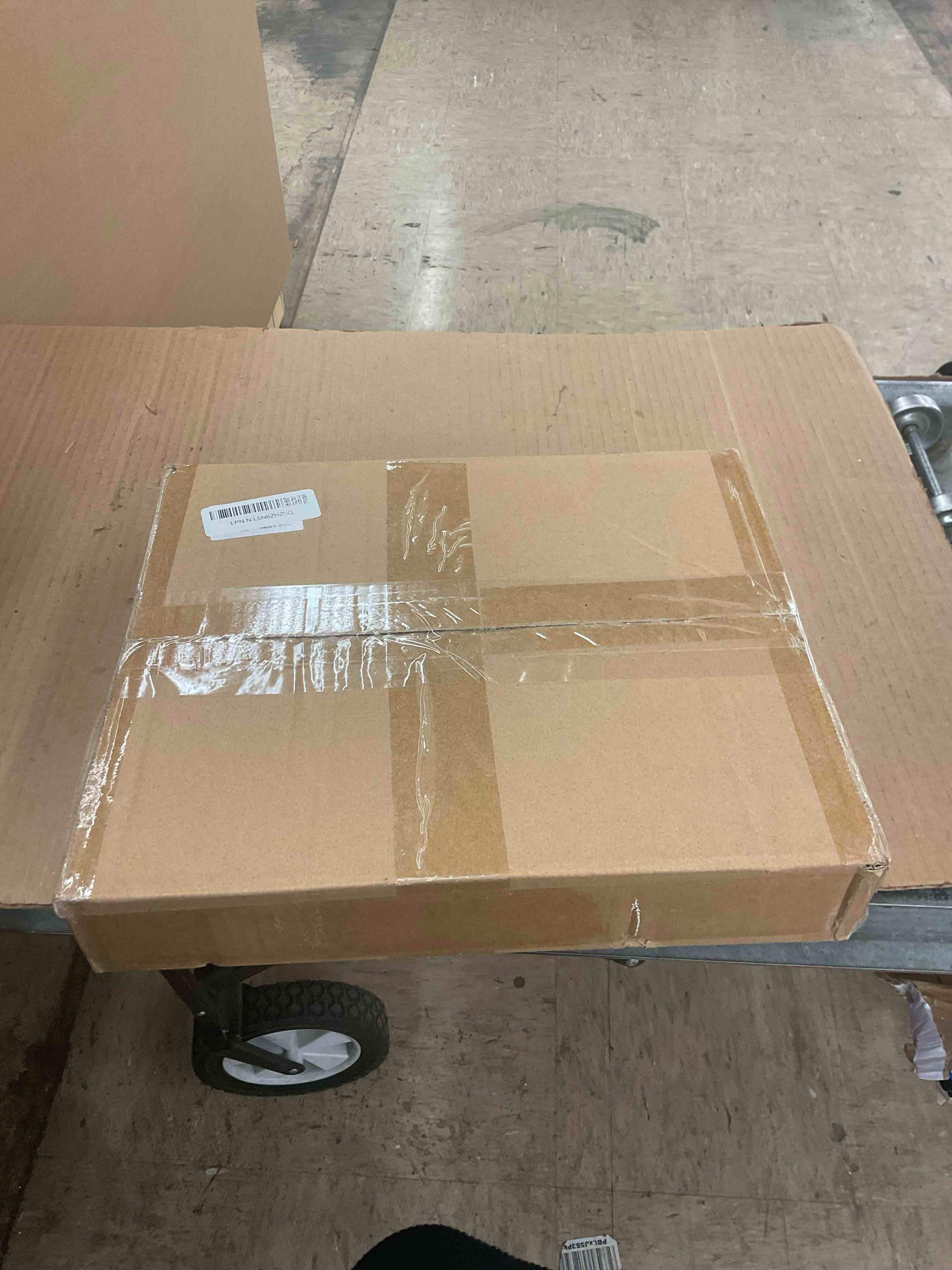 https://s3.amazonaws.com/lotting-images-prod/BoxBids/PPE2248167_1770219114674.jpeg