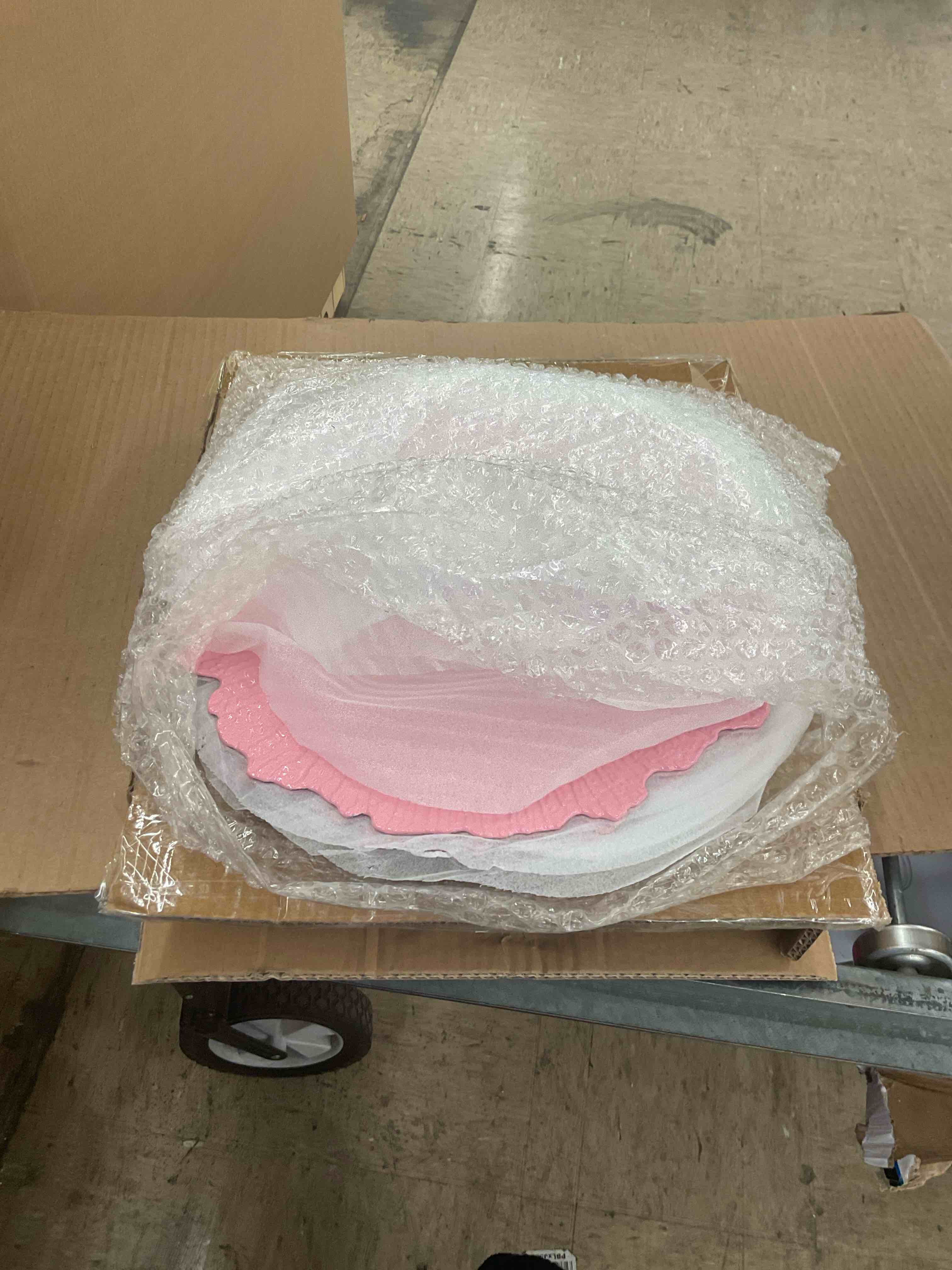 https://s3.amazonaws.com/lotting-images-prod/BoxBids/PPE2248170_1770219395882.jpeg