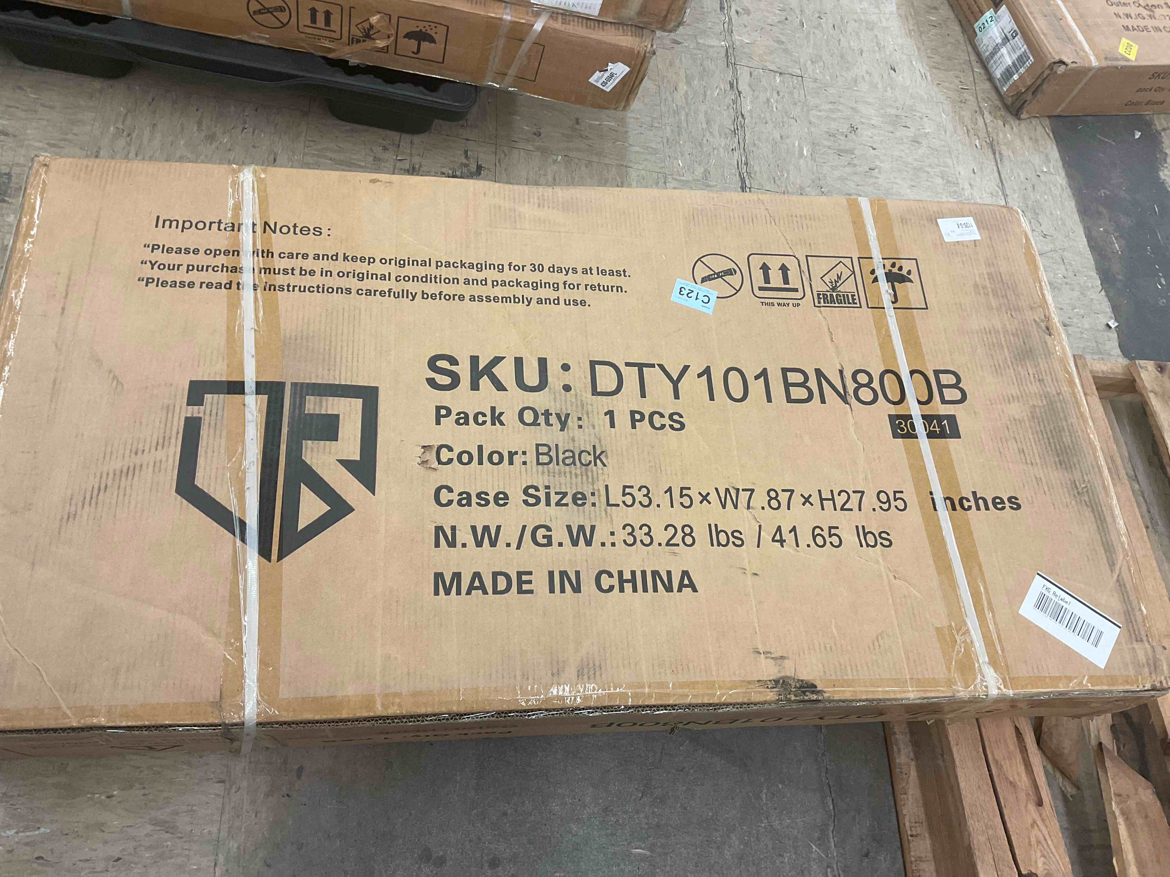 https://s3.amazonaws.com/lotting-images-prod/BoxBids/PPE2248190_1770225923493.jpeg