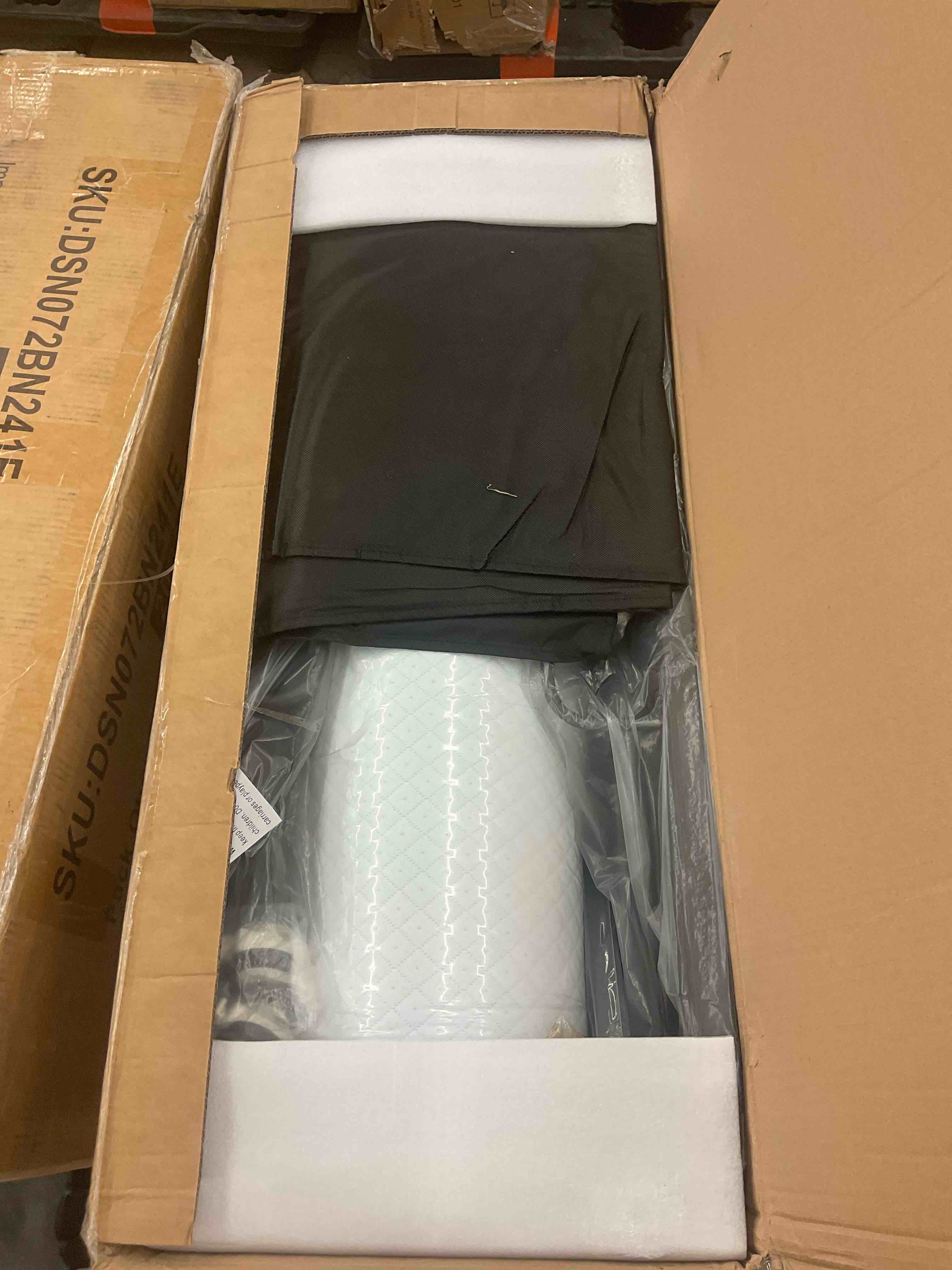https://s3.amazonaws.com/lotting-images-prod/BoxBids/PPE2248194_1770227187578.jpeg