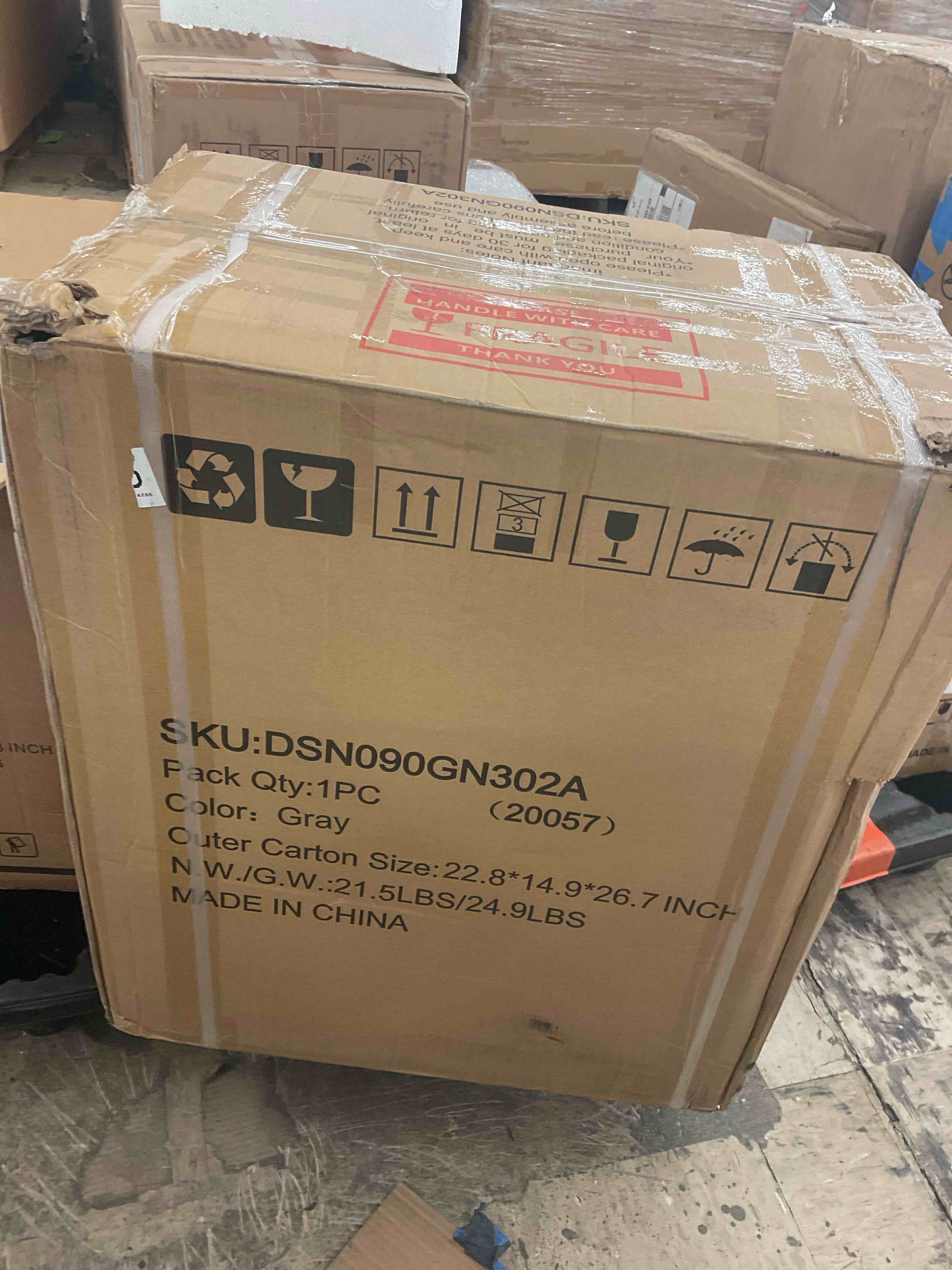 https://s3.amazonaws.com/lotting-images-prod/BoxBids/PPE2248205_1770235837952.jpeg