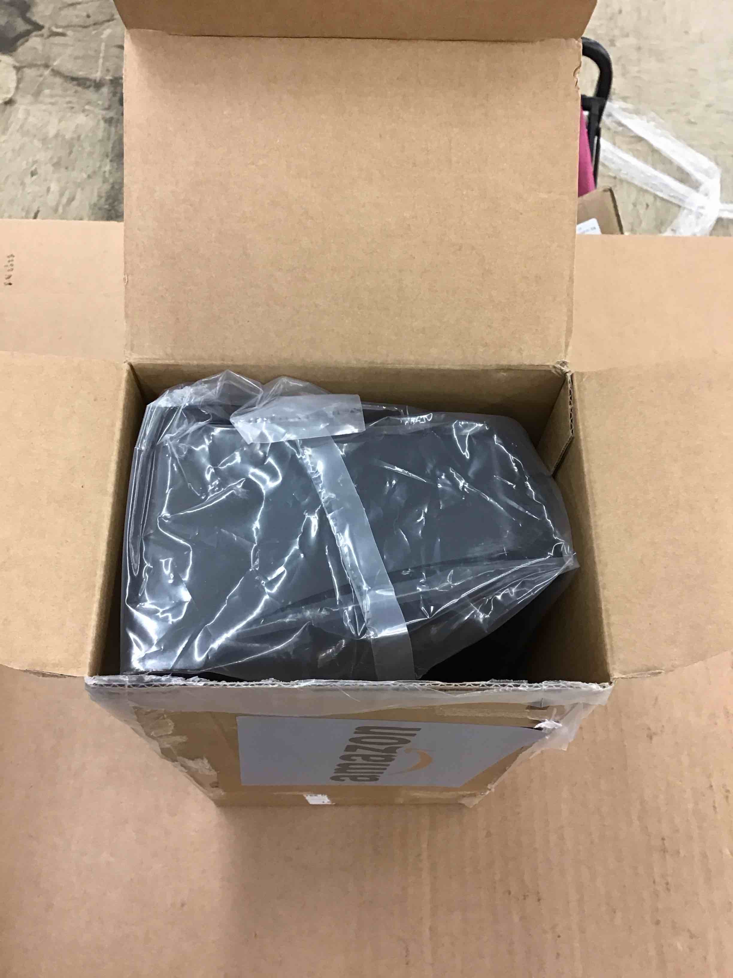 https://s3.amazonaws.com/lotting-images-prod/BoxBids/PPE2248233_1773341238800.jpeg