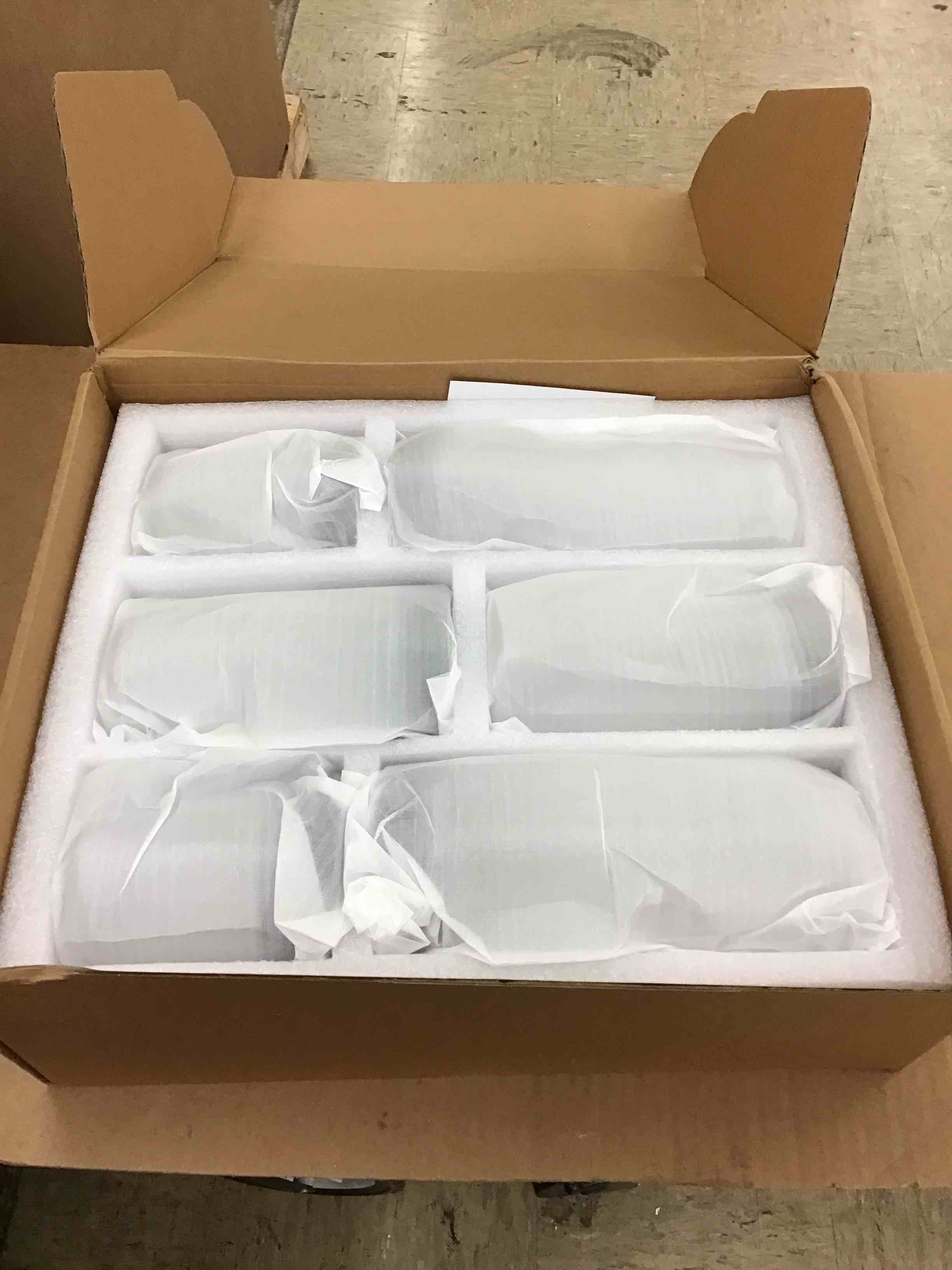 https://s3.amazonaws.com/lotting-images-prod/BoxBids/PPE2248275_1773423672558.jpeg