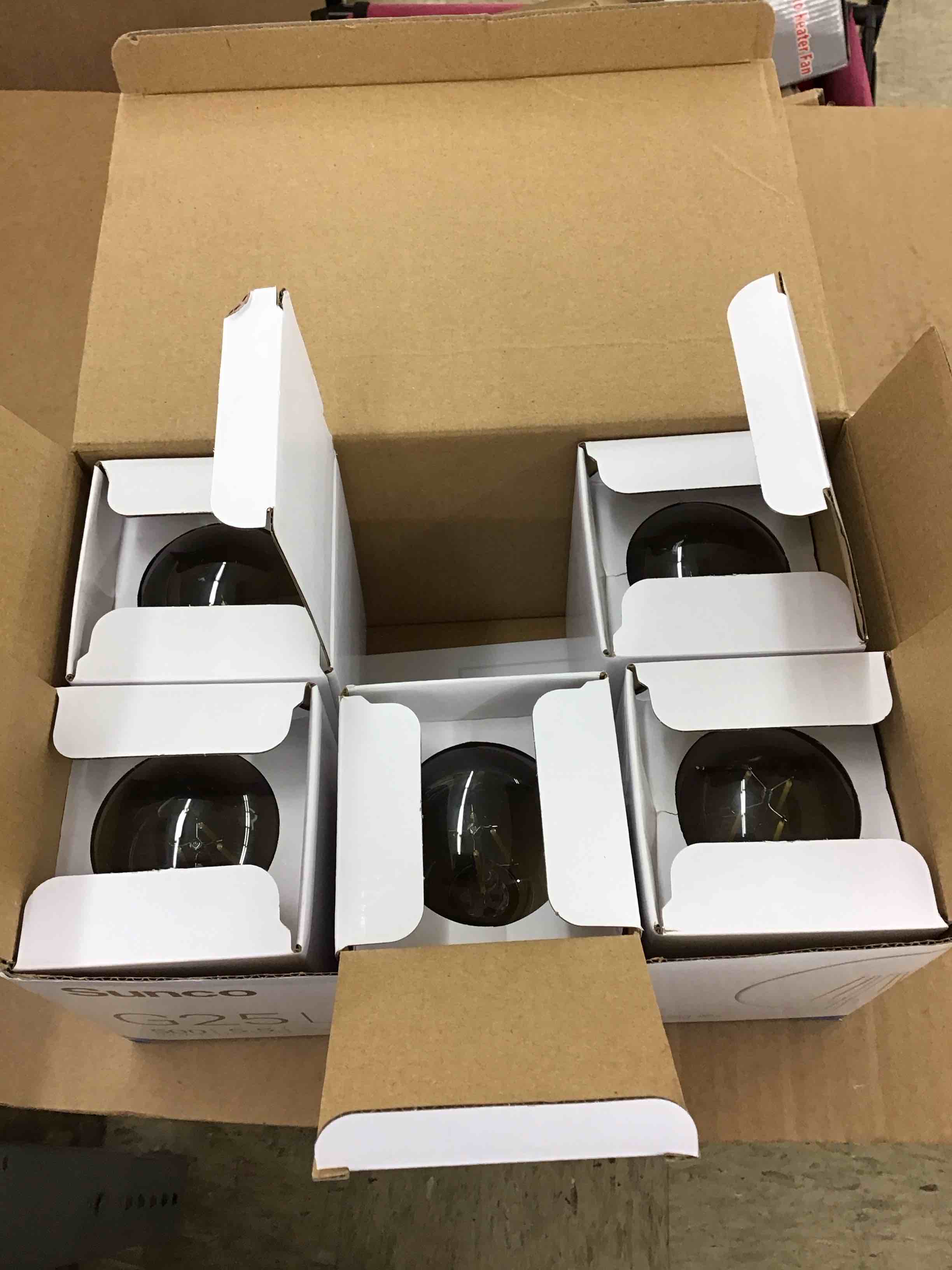 https://s3.amazonaws.com/lotting-images-prod/BoxBids/PPE2248285_1773424682111.jpeg