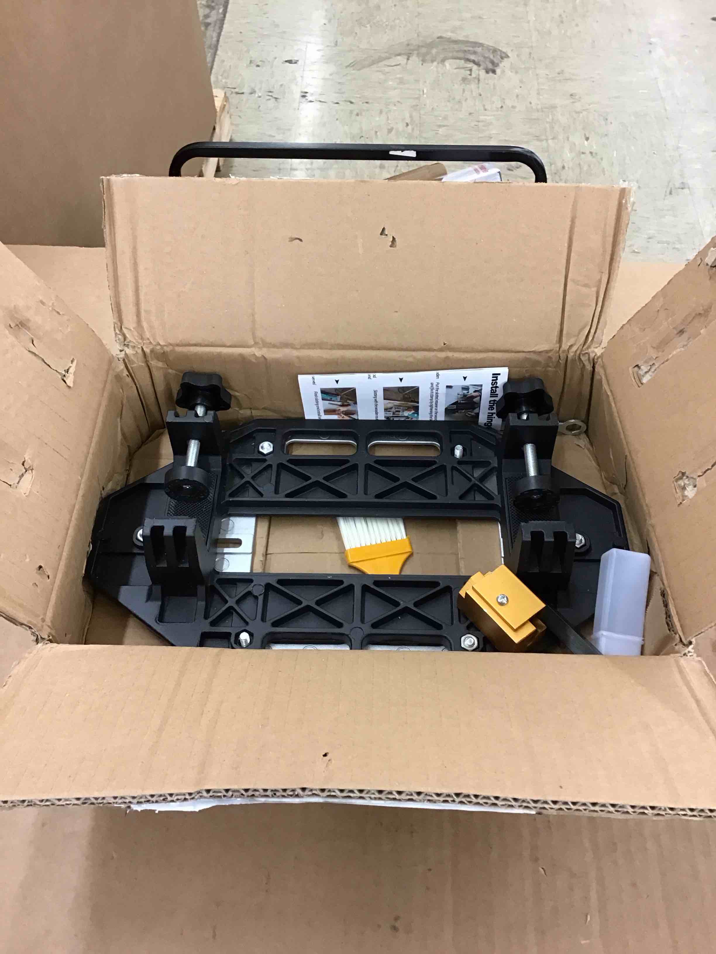 https://s3.amazonaws.com/lotting-images-prod/BoxBids/PPE2248288_1773424889925.jpeg