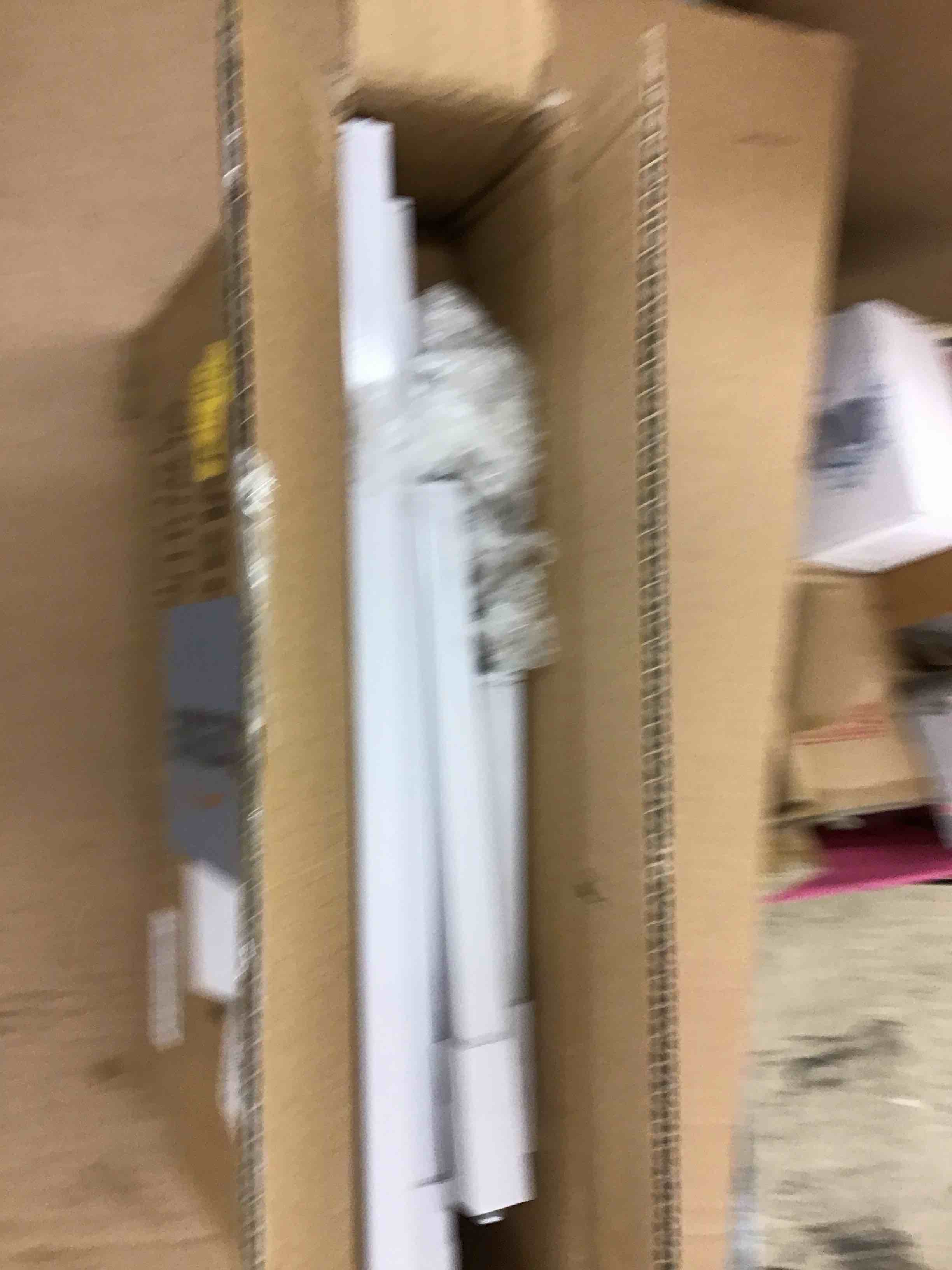 https://s3.amazonaws.com/lotting-images-prod/BoxBids/PPE2248296_1773425726383.jpeg