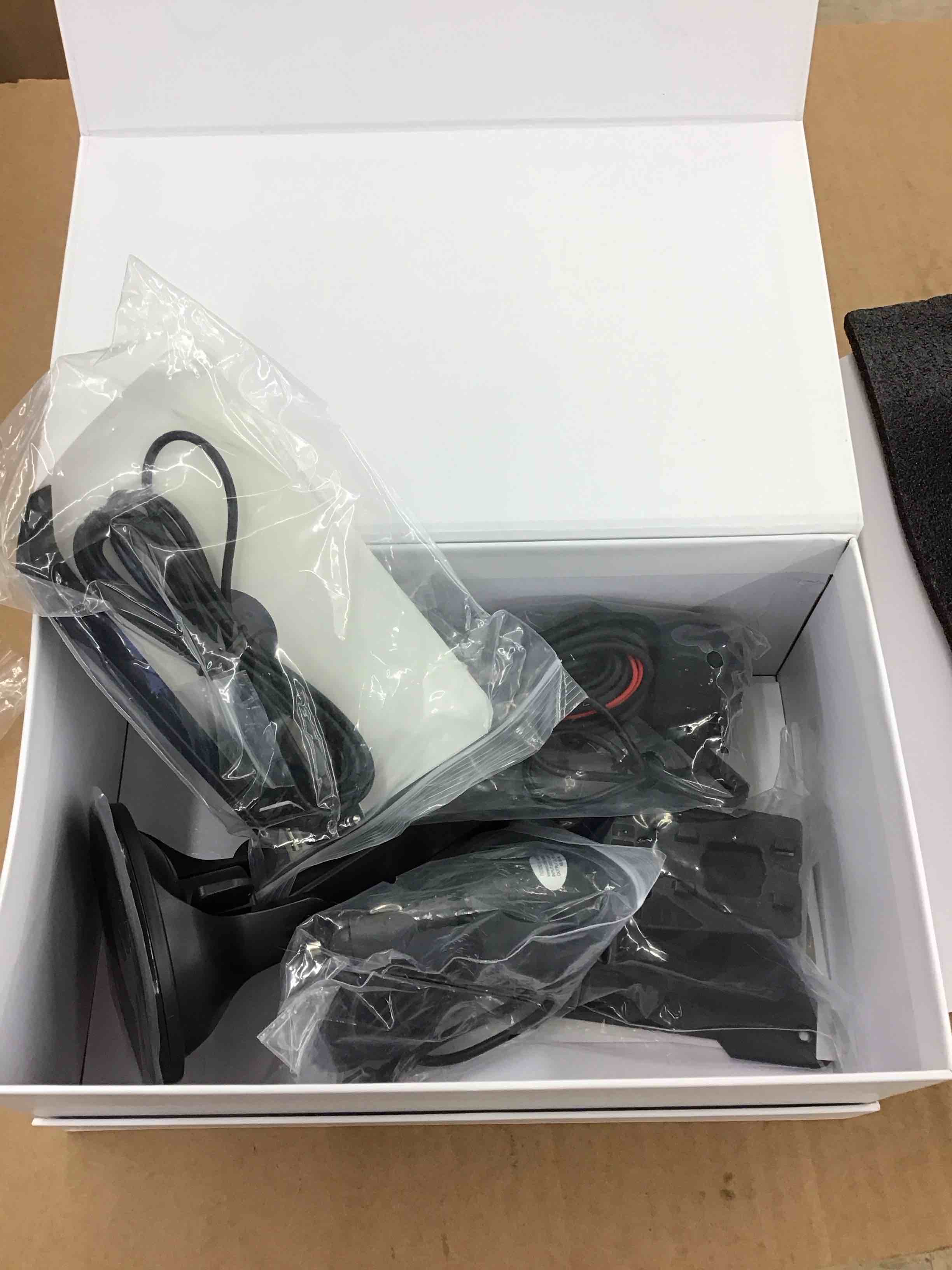 https://s3.amazonaws.com/lotting-images-prod/BoxBids/PPE2248312_1773427306601.jpeg