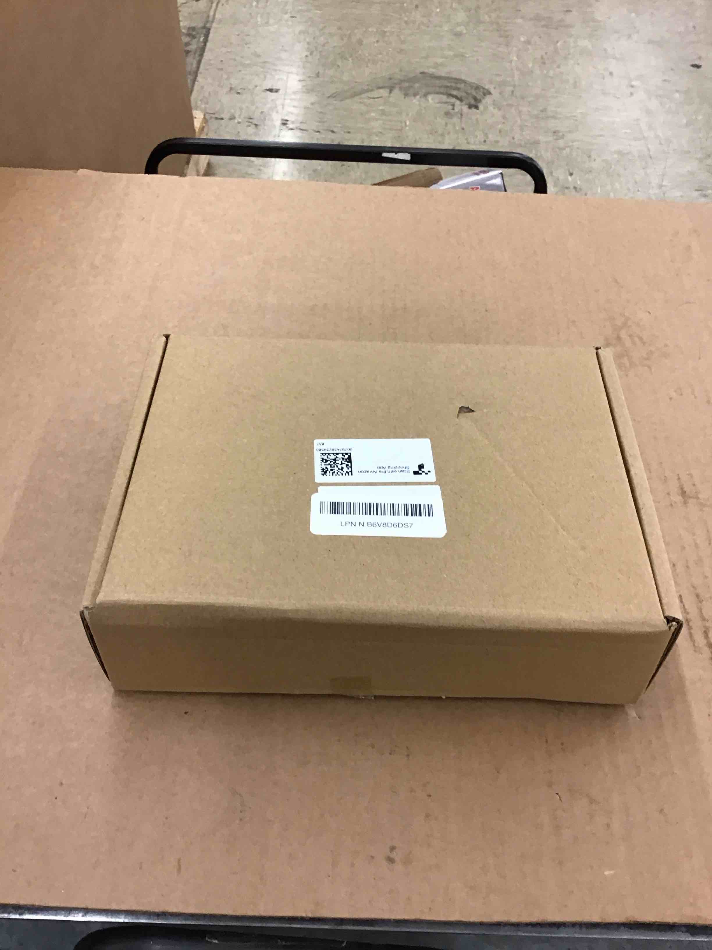 https://s3.amazonaws.com/lotting-images-prod/BoxBids/PPE2248323_1773428561752.jpeg