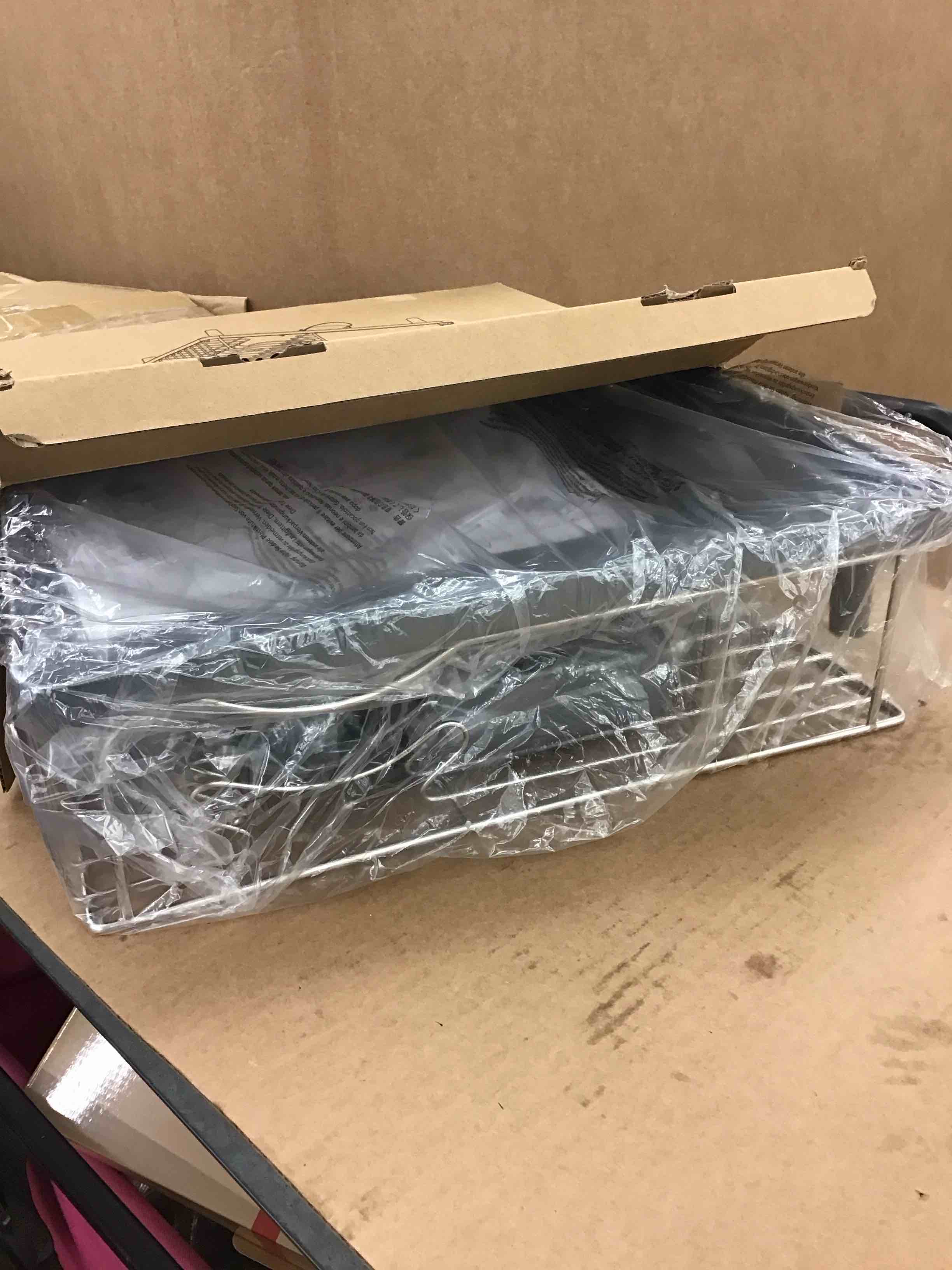 https://s3.amazonaws.com/lotting-images-prod/BoxBids/PPE2248358_1774372257834.jpeg