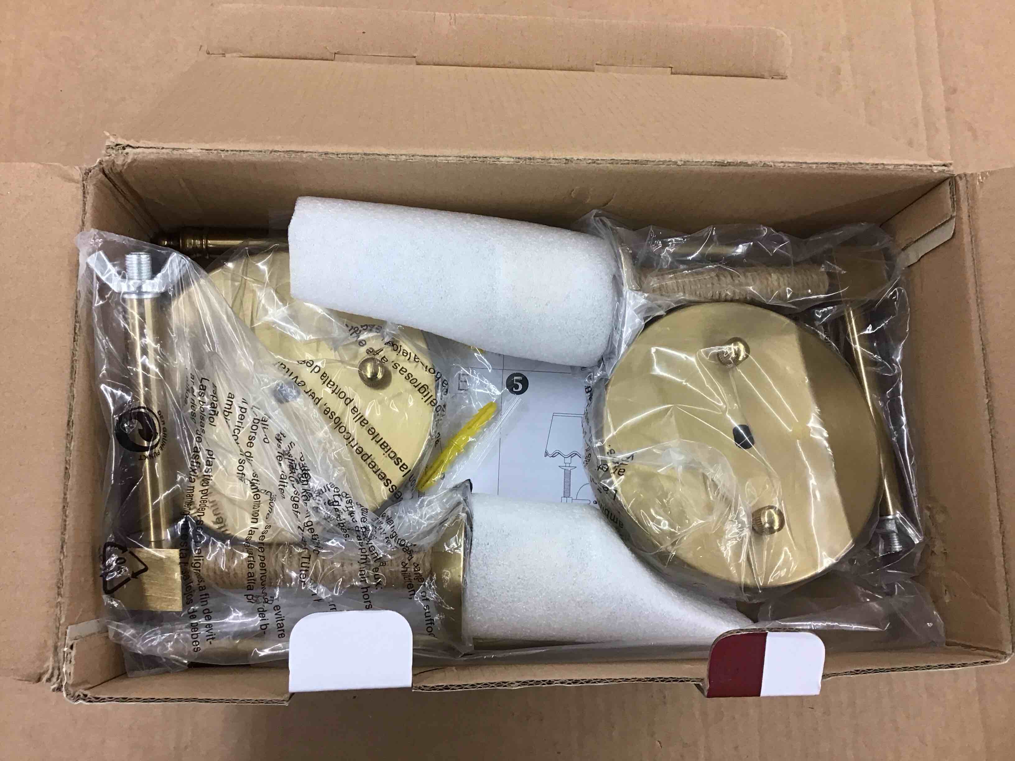 https://s3.amazonaws.com/lotting-images-prod/BoxBids/PPE2248391_1774380217806.jpeg