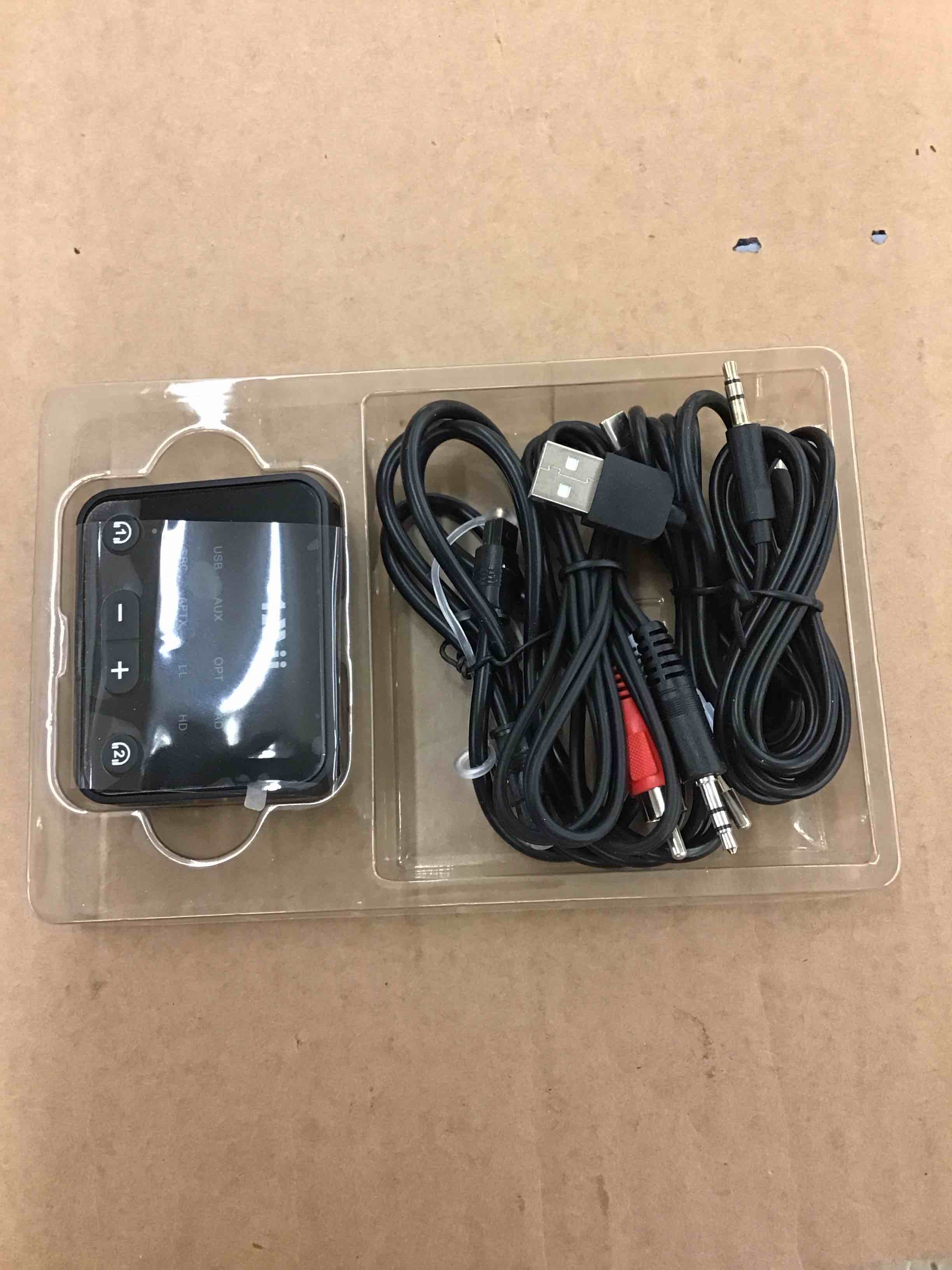 https://s3.amazonaws.com/lotting-images-prod/BoxBids/PPE2248439_1774447268557.jpeg