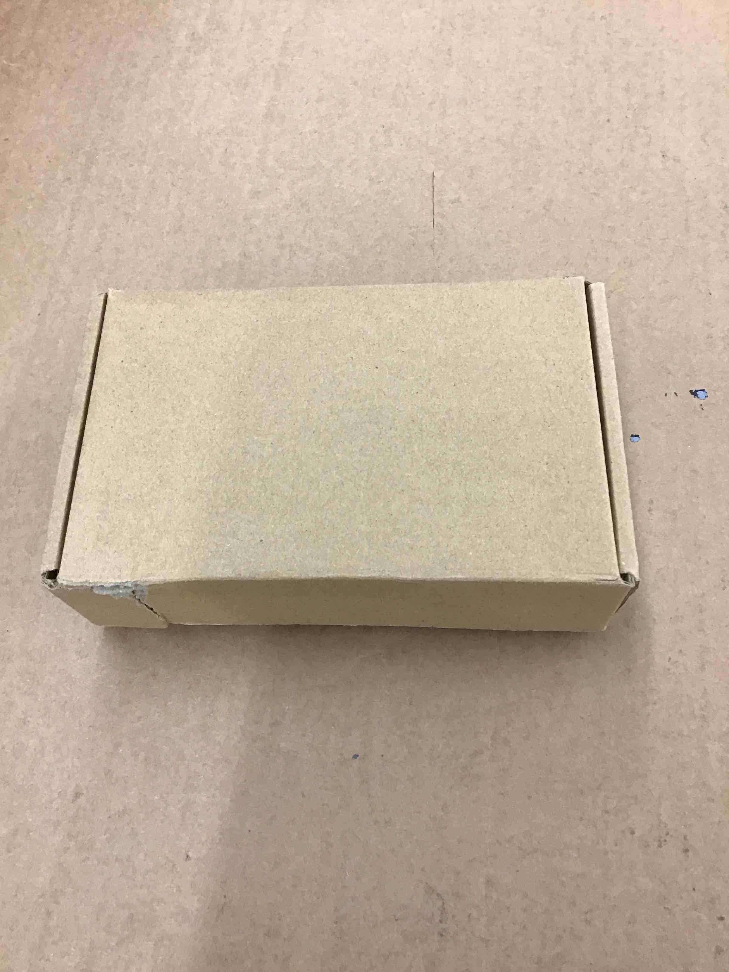 https://s3.amazonaws.com/lotting-images-prod/BoxBids/PPE2248441_1774447446765.jpeg