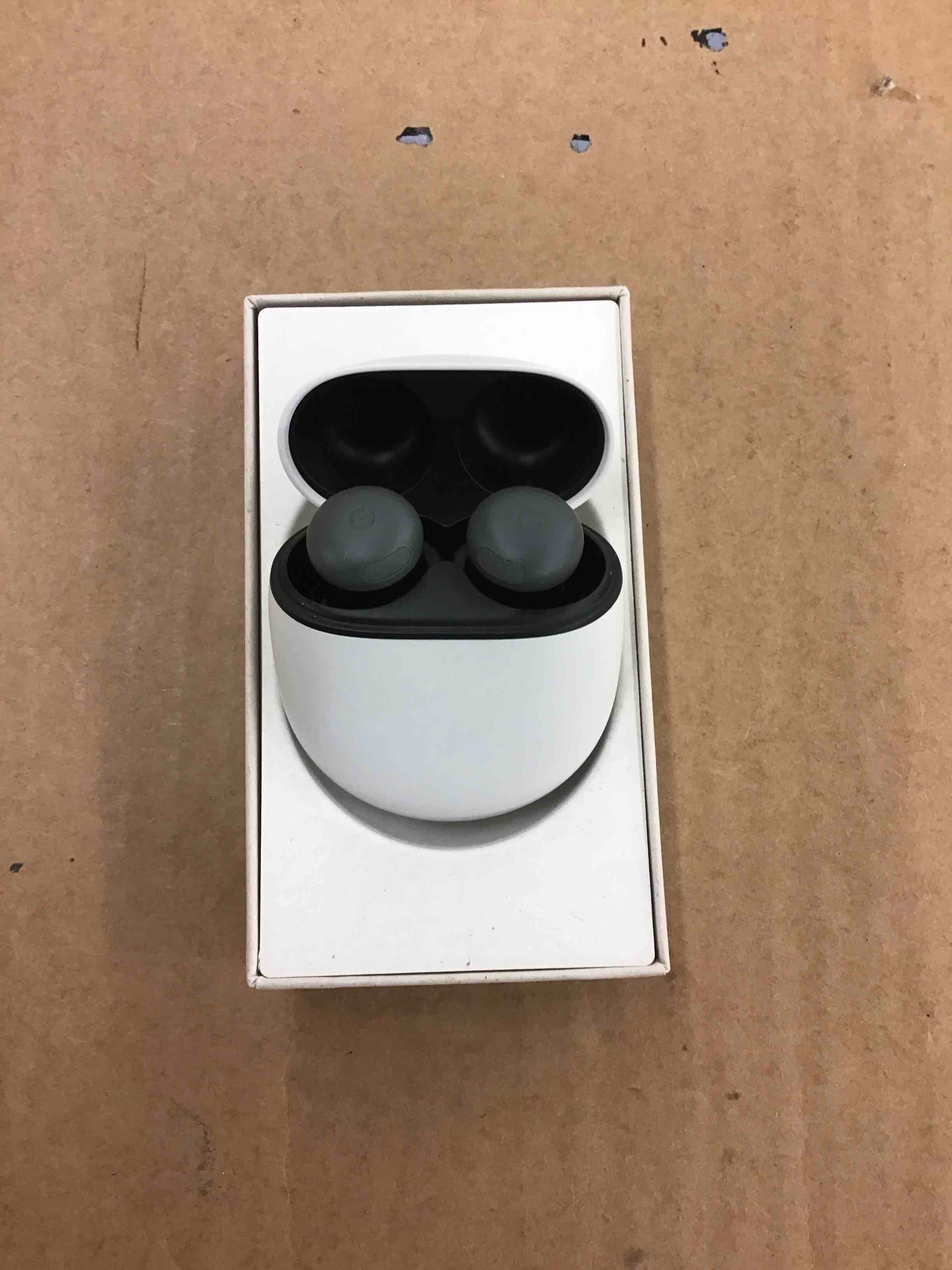 https://s3.amazonaws.com/lotting-images-prod/BoxBids/PPE2248503_1774463338433.jpeg