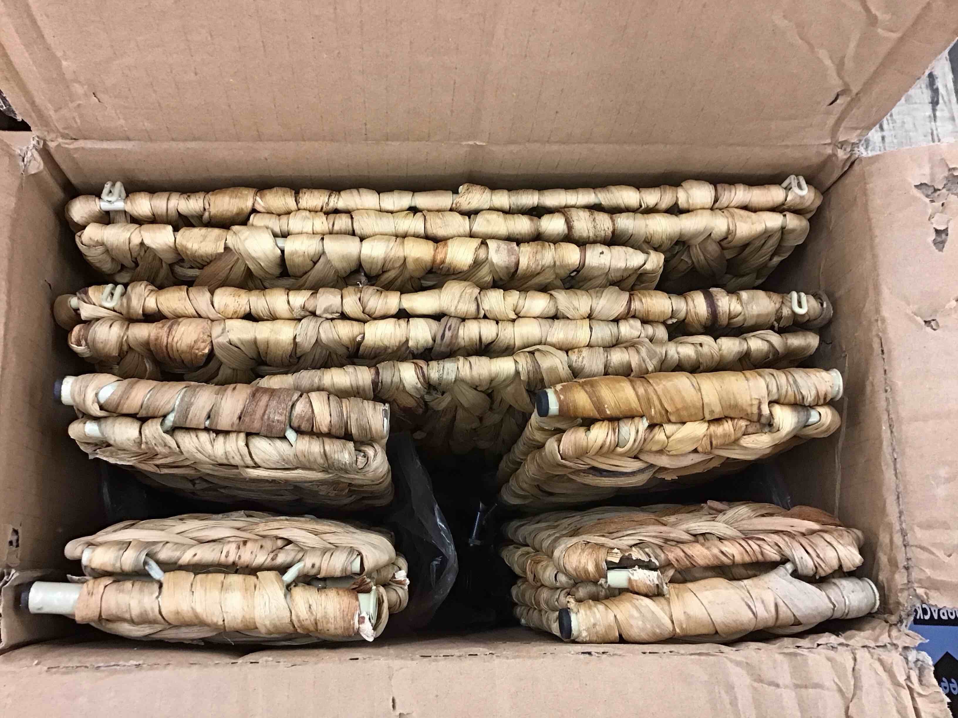 https://s3.amazonaws.com/lotting-images-prod/BoxBids/PPE2248505_1774464326393.jpeg