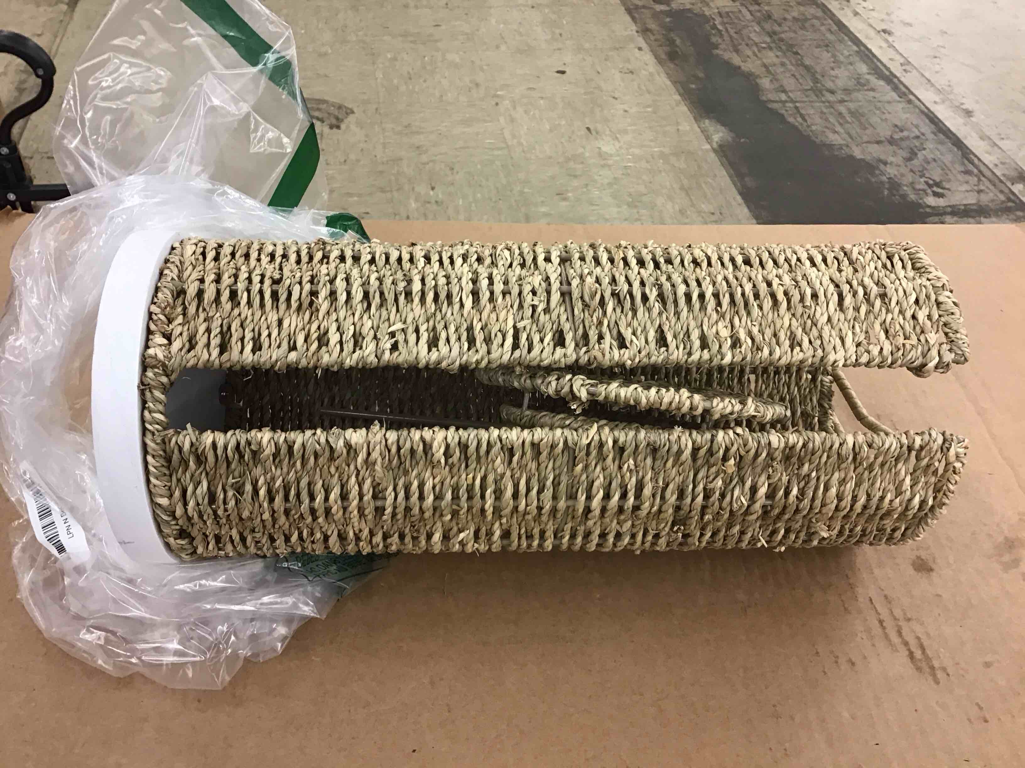 https://s3.amazonaws.com/lotting-images-prod/BoxBids/PPE2248554_1774615514854.jpeg