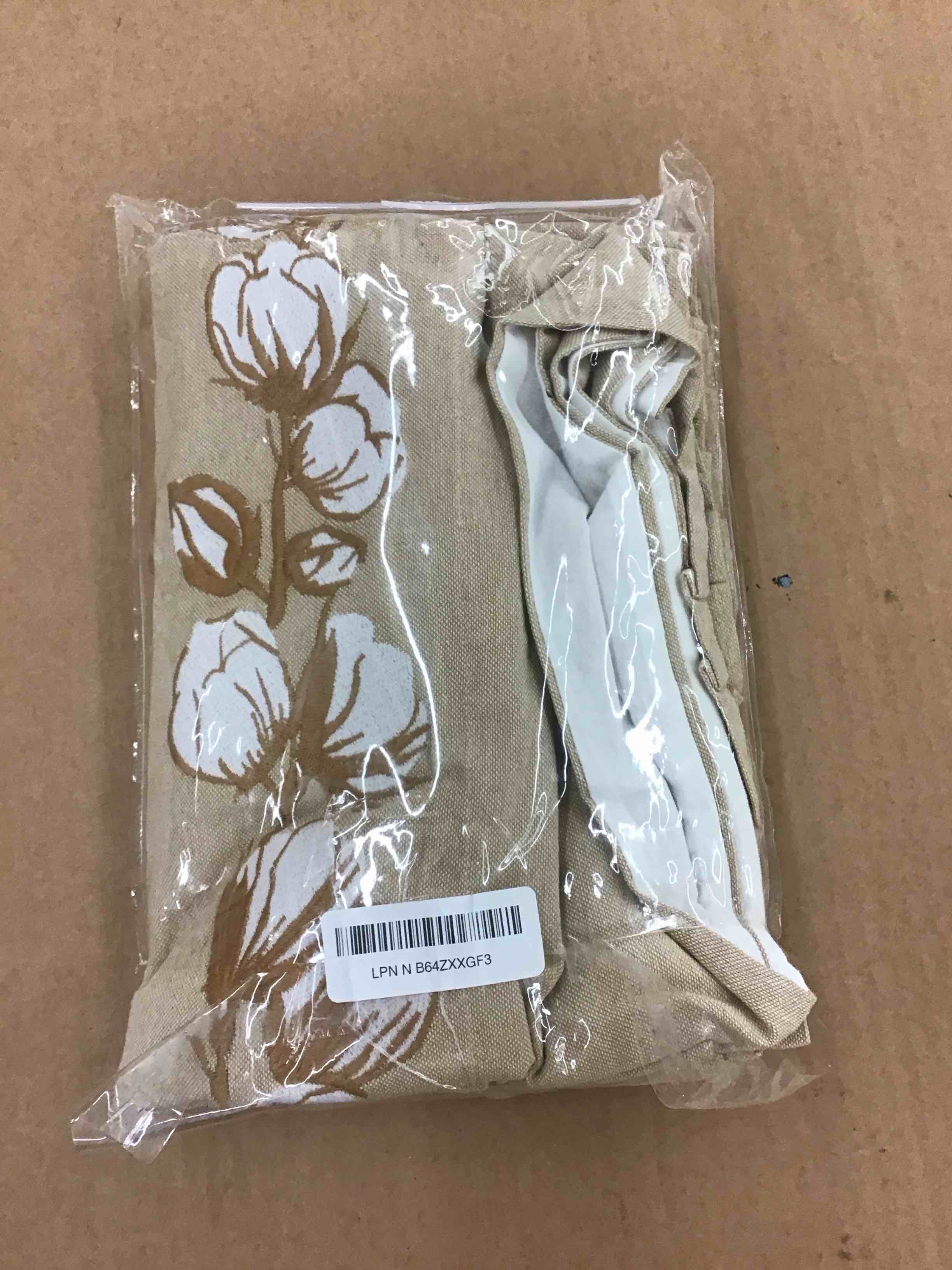 https://s3.amazonaws.com/lotting-images-prod/BoxBids/PPE2248558_1774616018252.jpeg