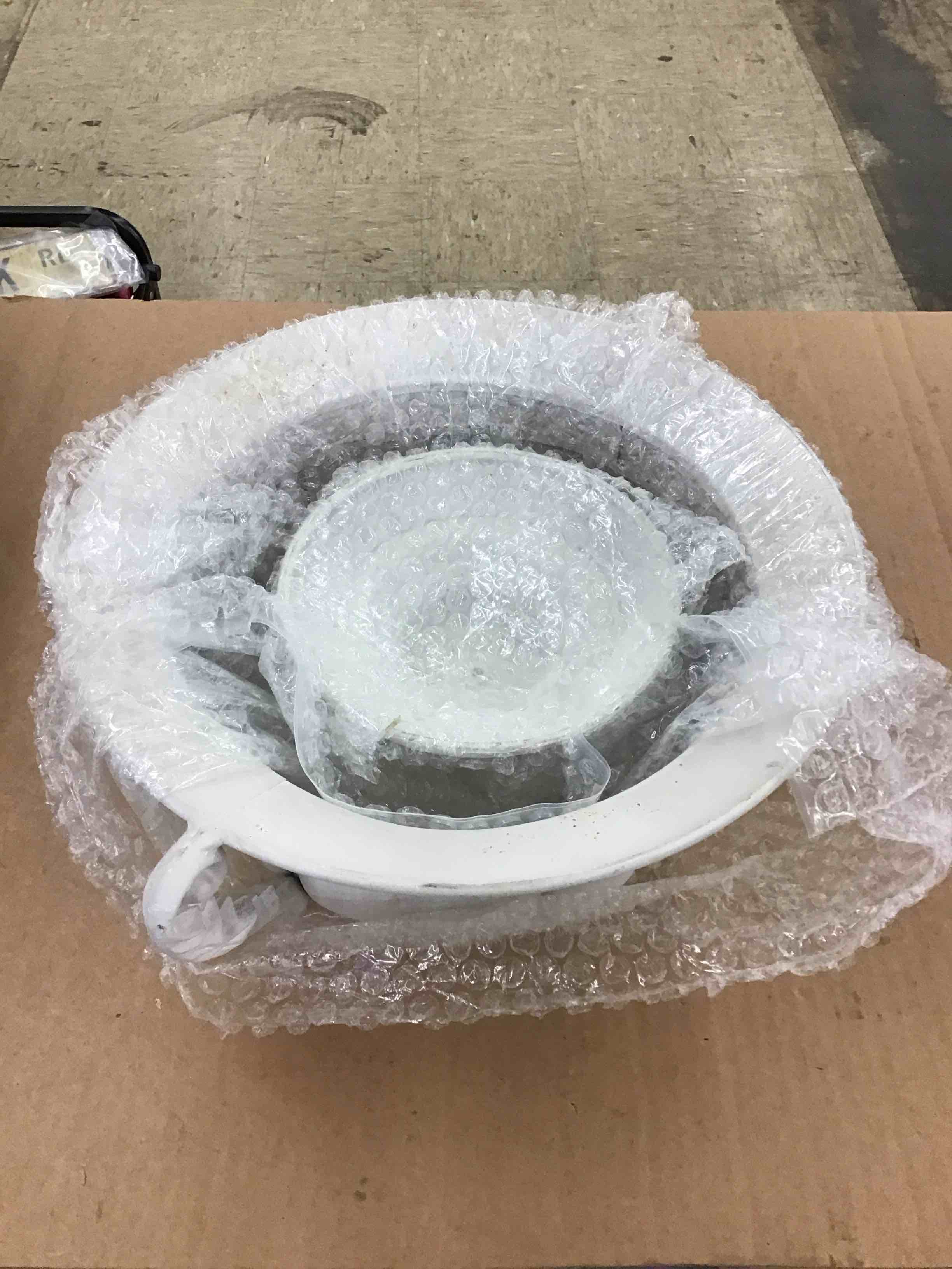 https://s3.amazonaws.com/lotting-images-prod/BoxBids/PPE2248587_1774619316060.jpeg