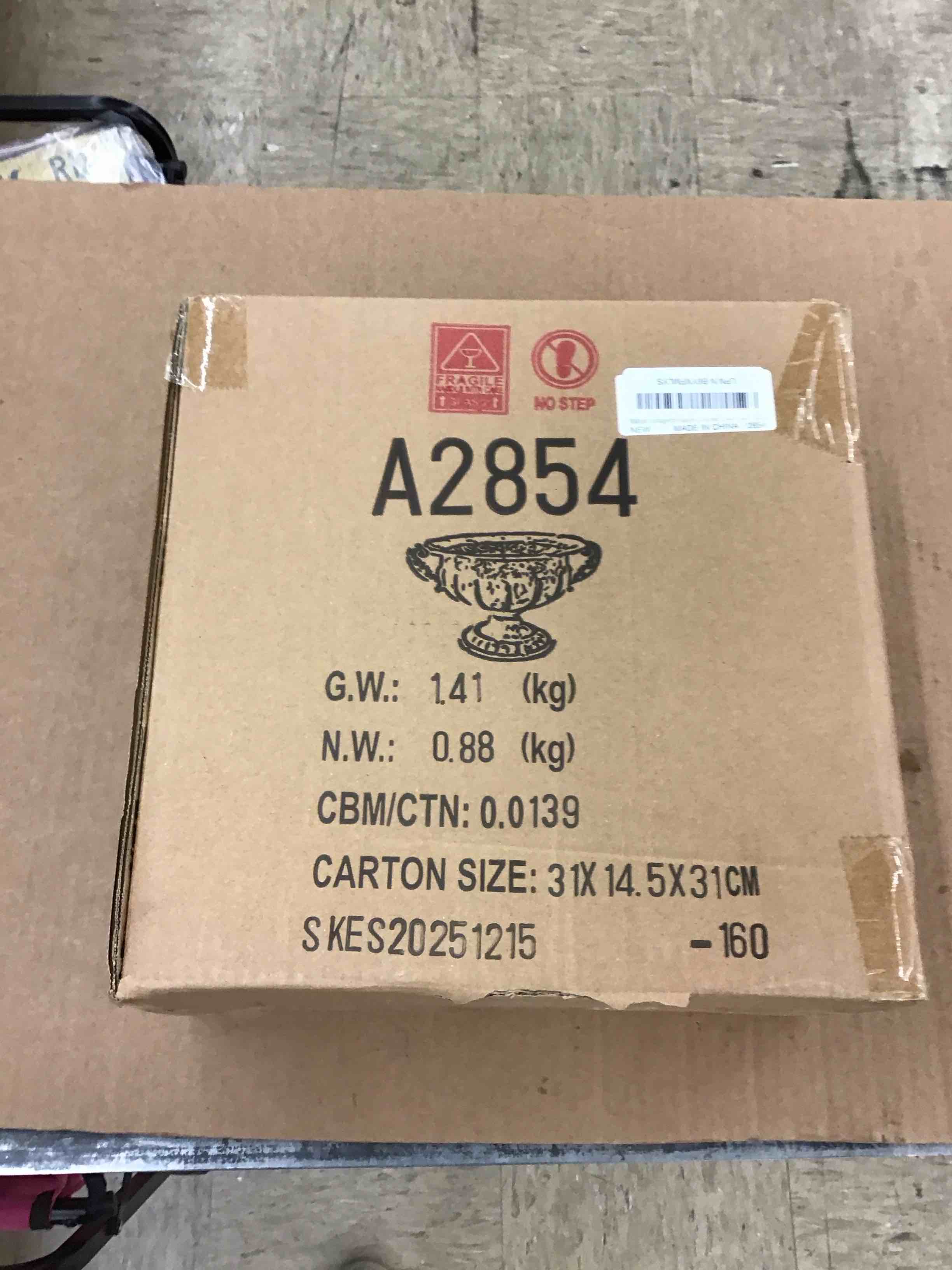 https://s3.amazonaws.com/lotting-images-prod/BoxBids/PPE2248587_1774619354375.jpeg