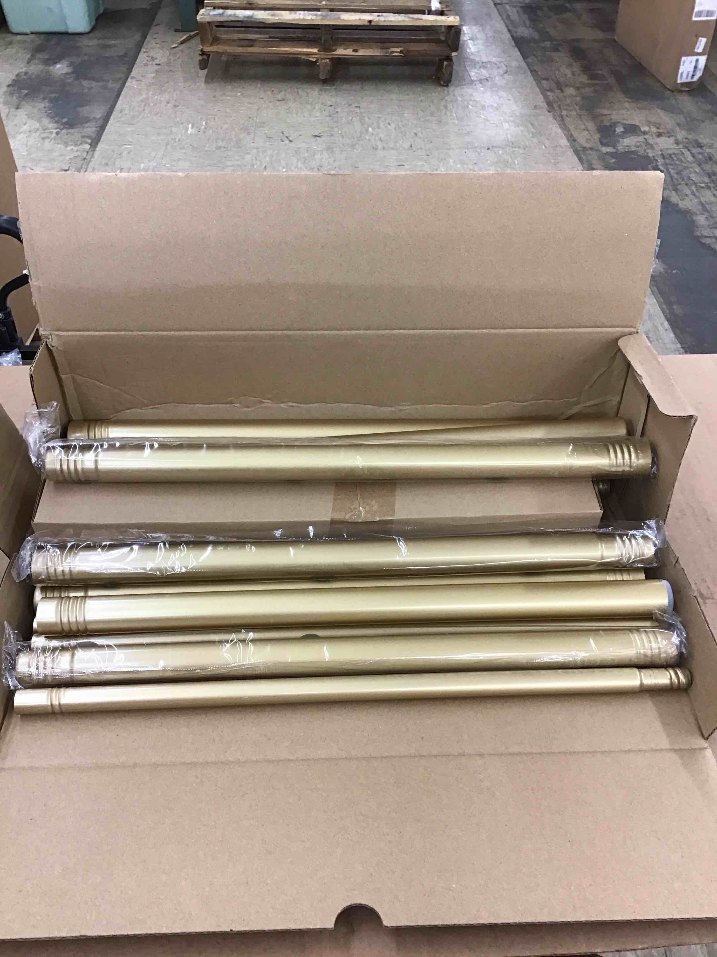 https://s3.amazonaws.com/lotting-images-prod/BoxBids/PPE2248608_1774622699345.jpeg