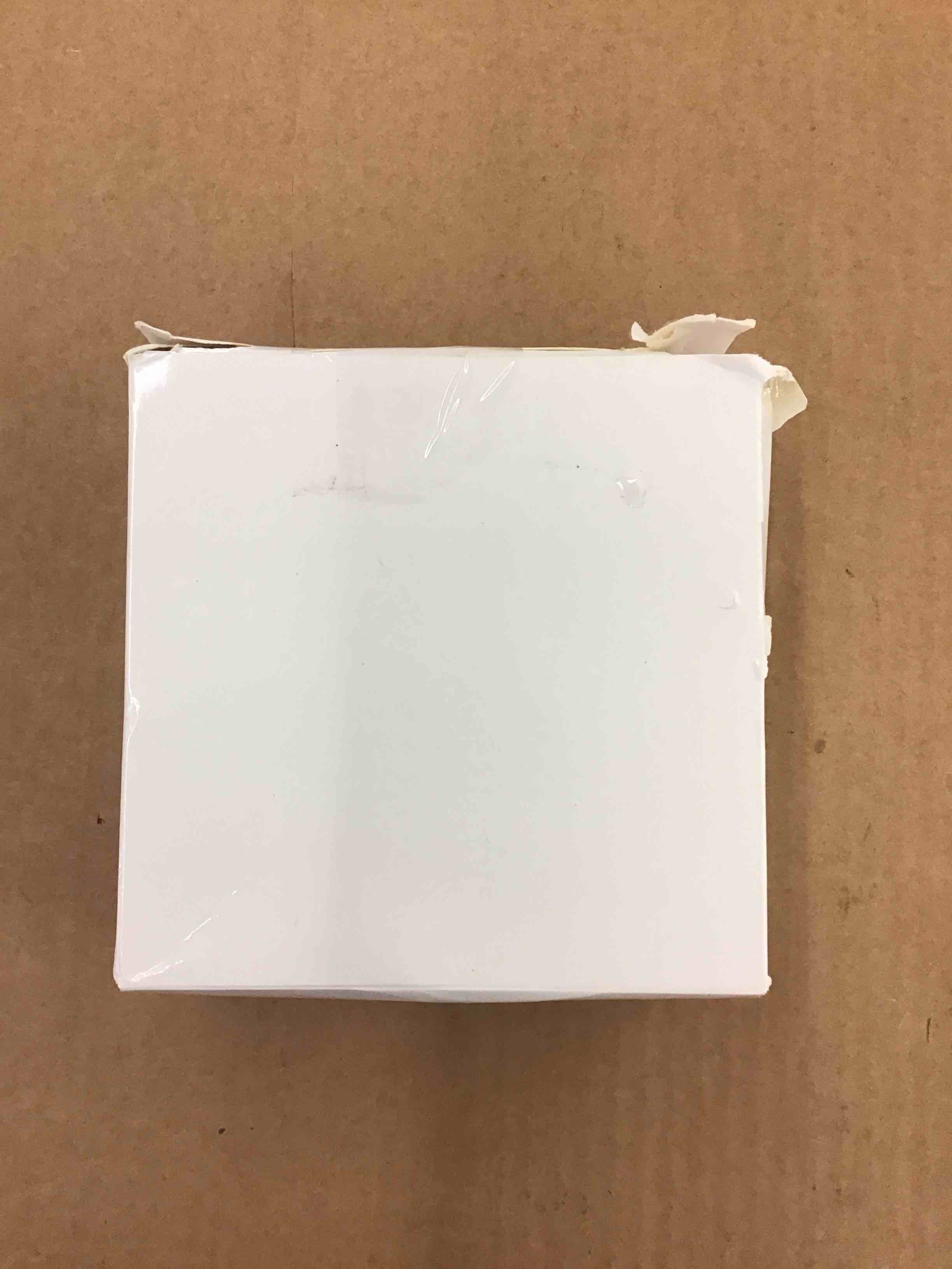 https://s3.amazonaws.com/lotting-images-prod/BoxBids/PPE2248644_1774628876550.jpeg