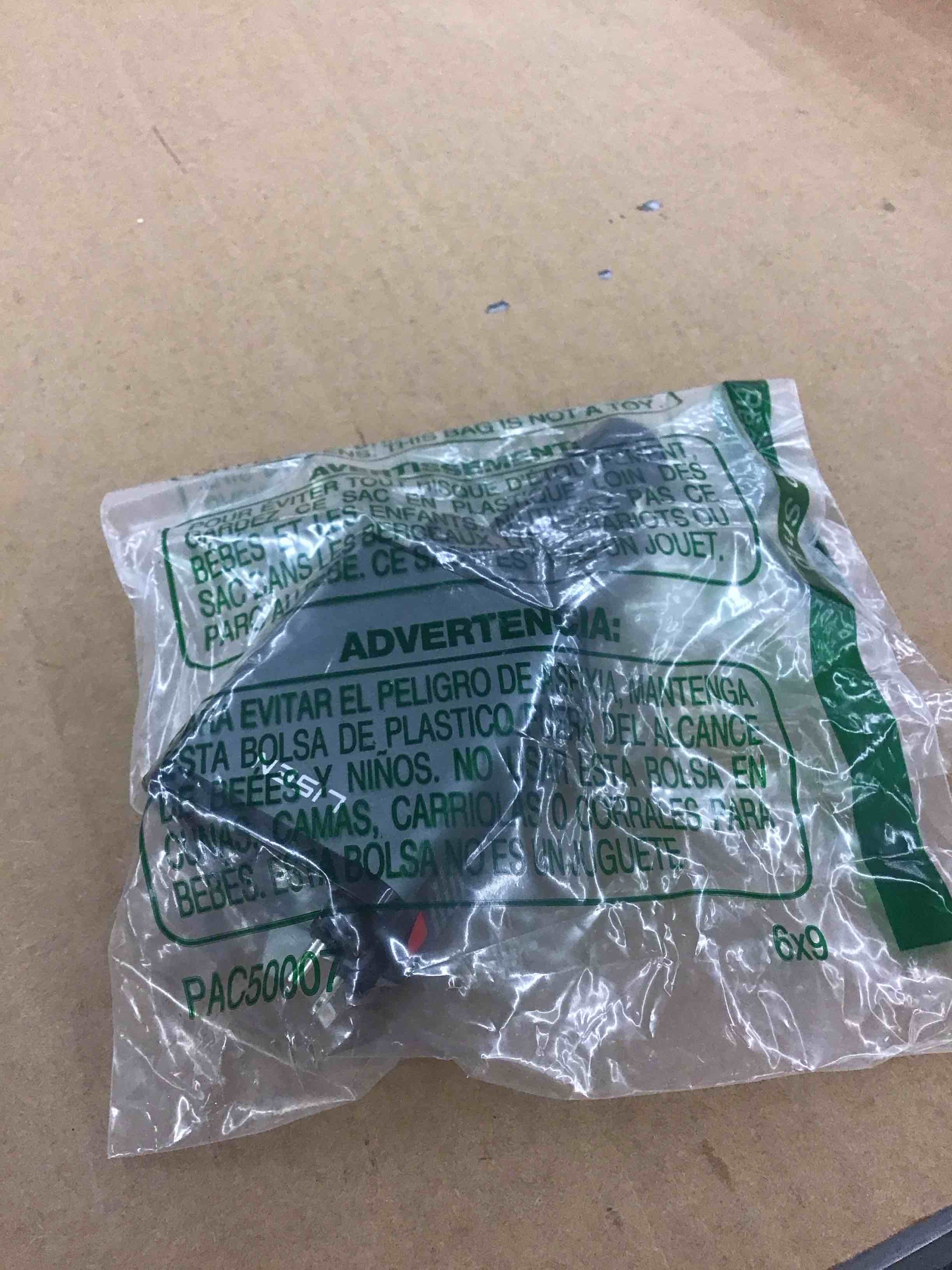 https://s3.amazonaws.com/lotting-images-prod/BoxBids/PPE2248647_1774629854617.jpeg