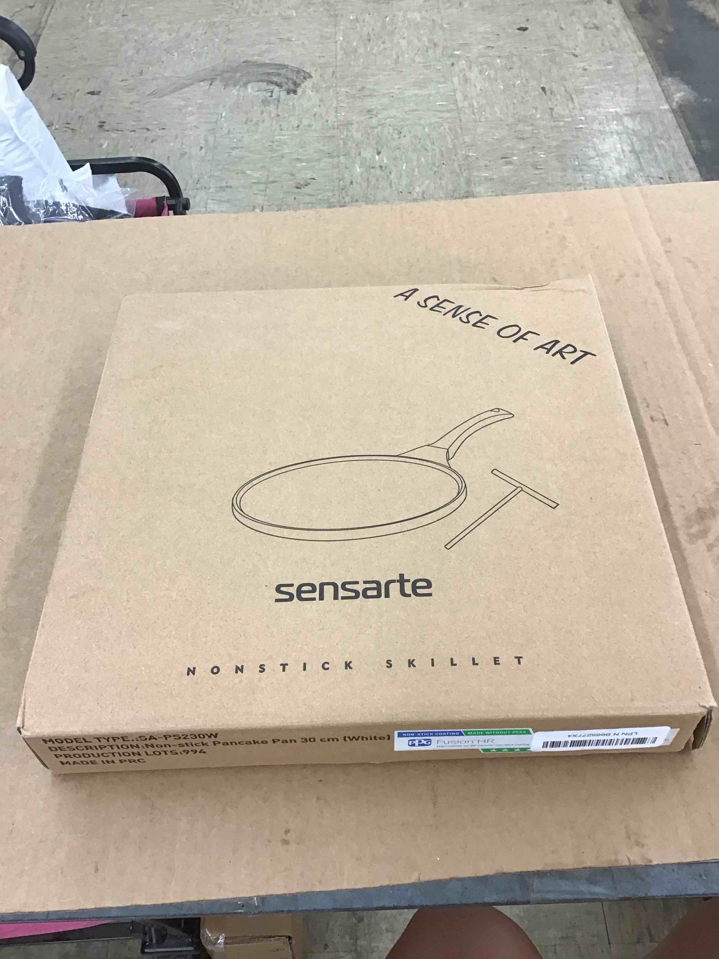 https://s3.amazonaws.com/lotting-images-prod/BoxBids/PPE2248697_1775052875796.jpeg
