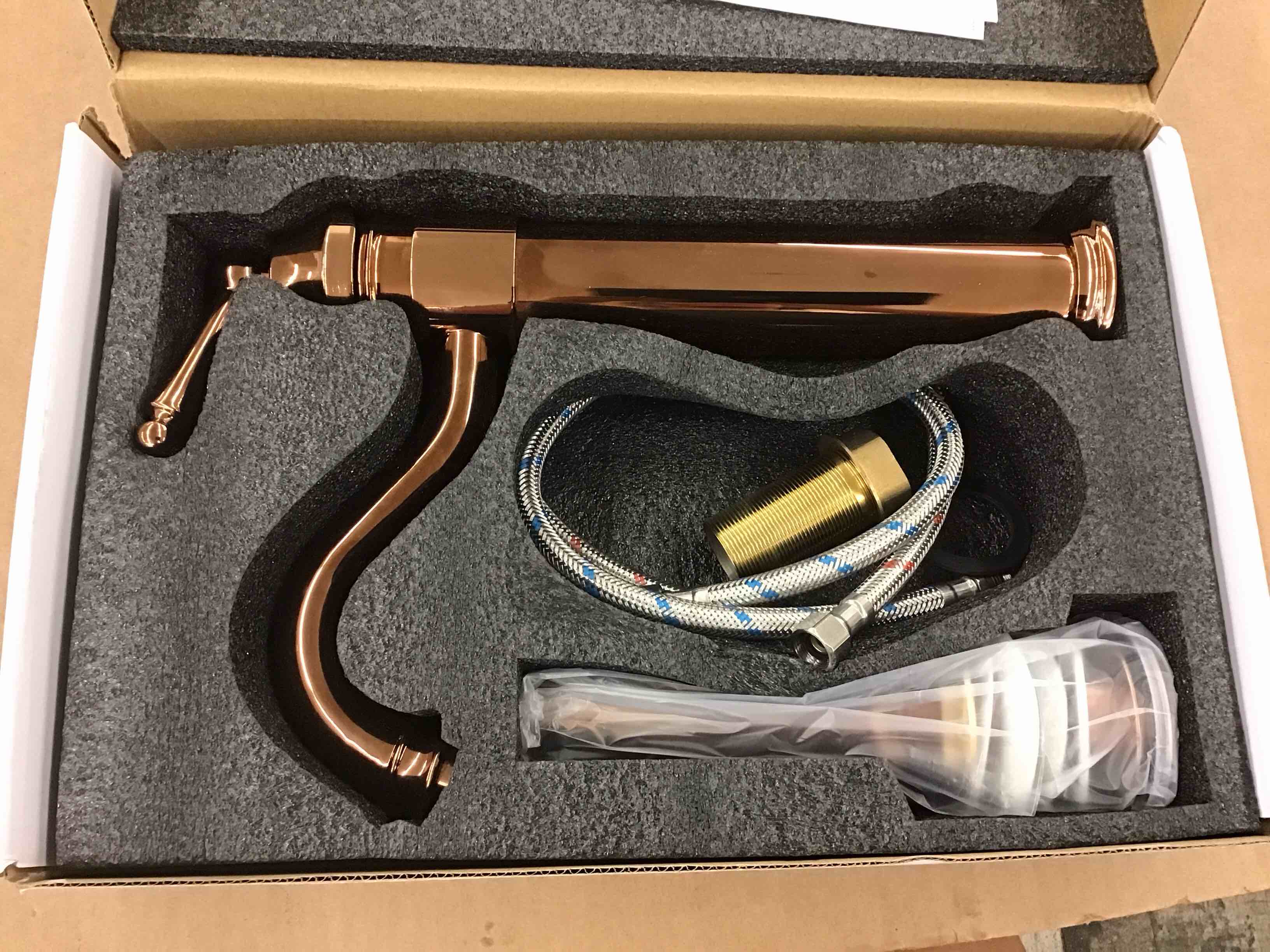 https://s3.amazonaws.com/lotting-images-prod/BoxBids/PPE2248703_1775053352389.jpeg
