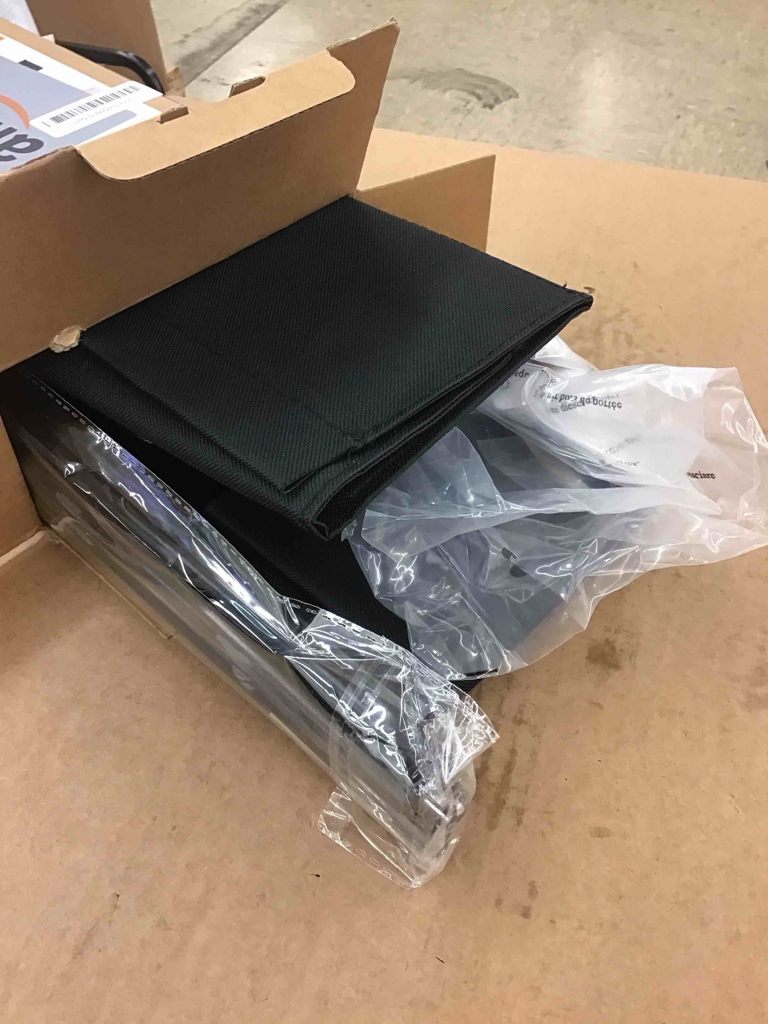 https://s3.amazonaws.com/lotting-images-prod/BoxBids/PPE2248705_1775053654321.jpeg