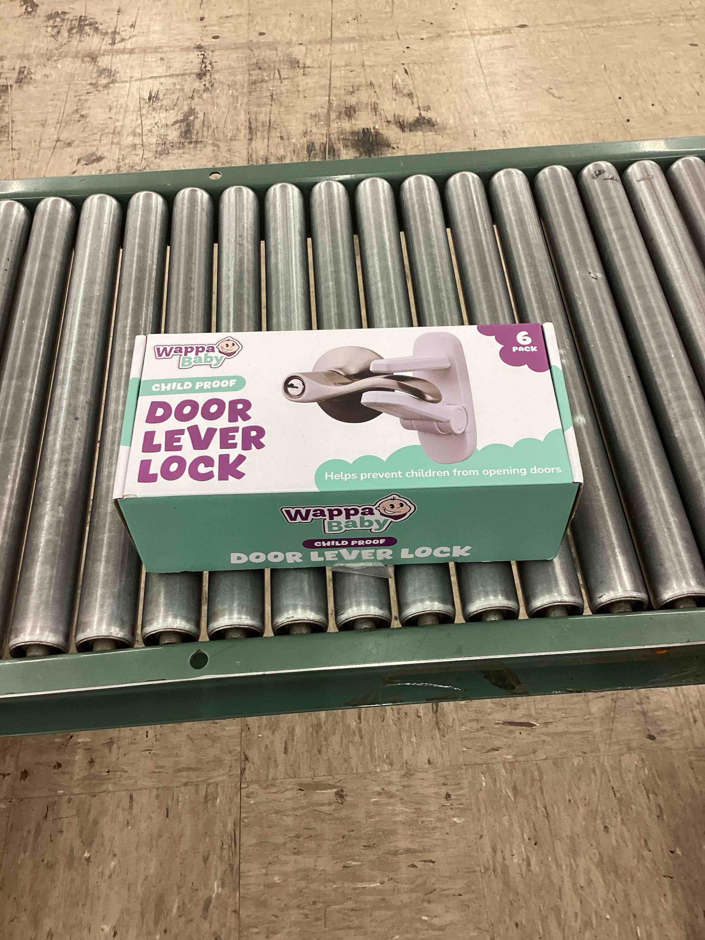 https://s3.amazonaws.com/lotting-images-prod/BoxBids/PPE2248803_1775221256987.jpeg