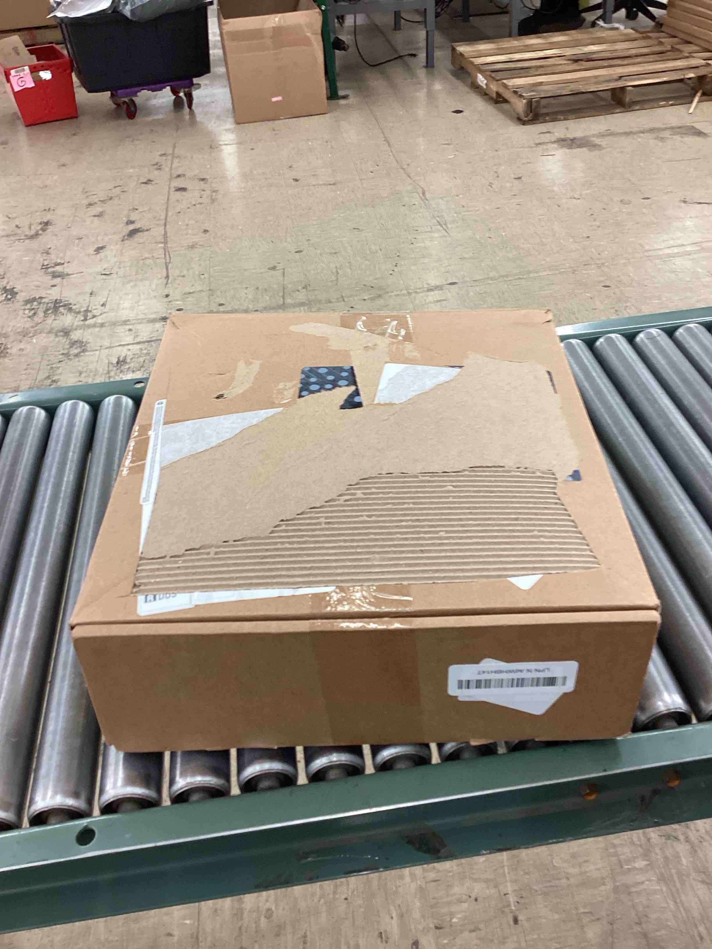 https://s3.amazonaws.com/lotting-images-prod/BoxBids/PPE2248806_1775221765079.jpeg