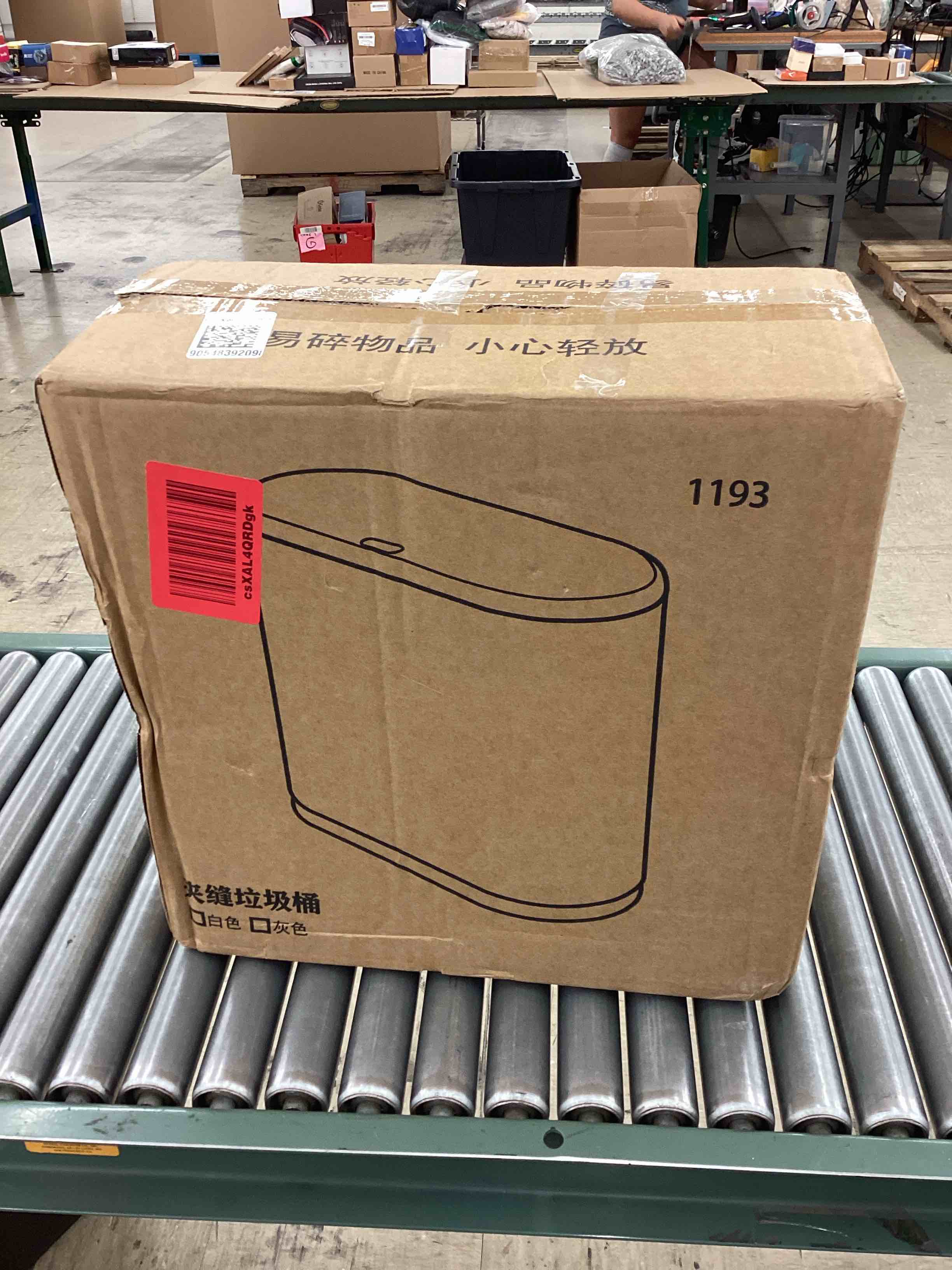 https://s3.amazonaws.com/lotting-images-prod/BoxBids/PPE2248834_1775231581438.jpeg