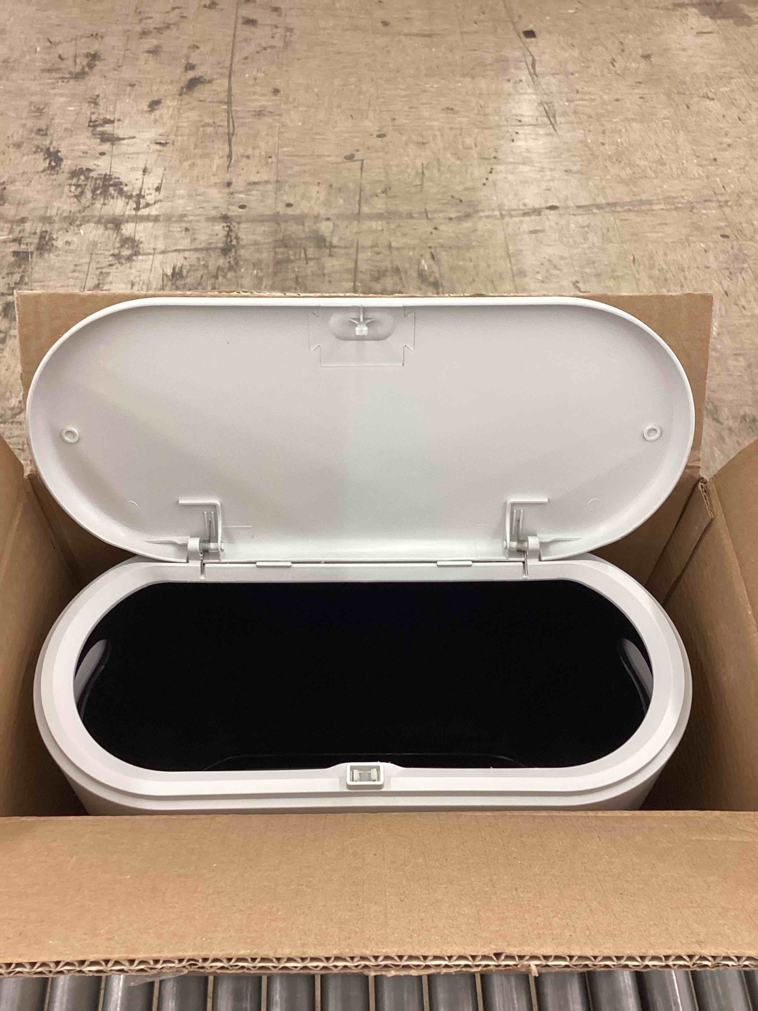 https://s3.amazonaws.com/lotting-images-prod/BoxBids/PPE2248834_1775231613264.jpeg