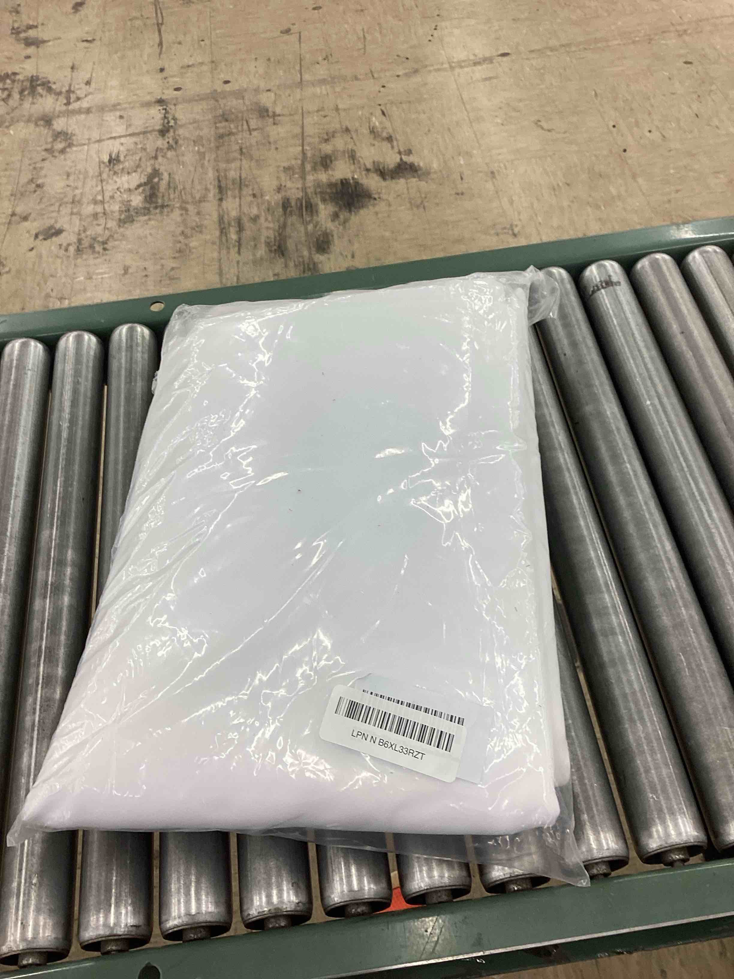https://s3.amazonaws.com/lotting-images-prod/BoxBids/PPE2248845_1775233510638.jpeg