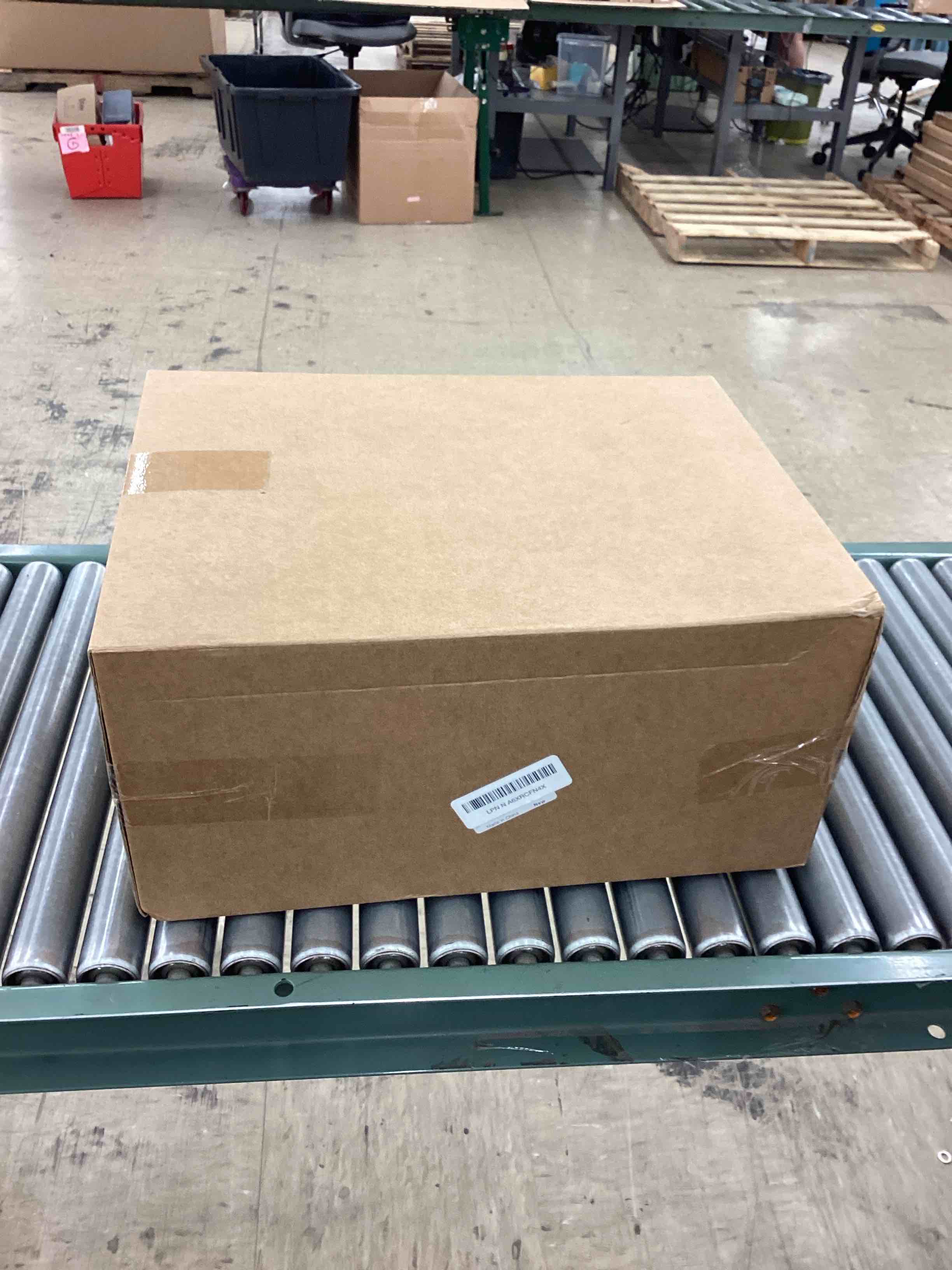 https://s3.amazonaws.com/lotting-images-prod/BoxBids/PPE2248855_1775235743214.jpeg