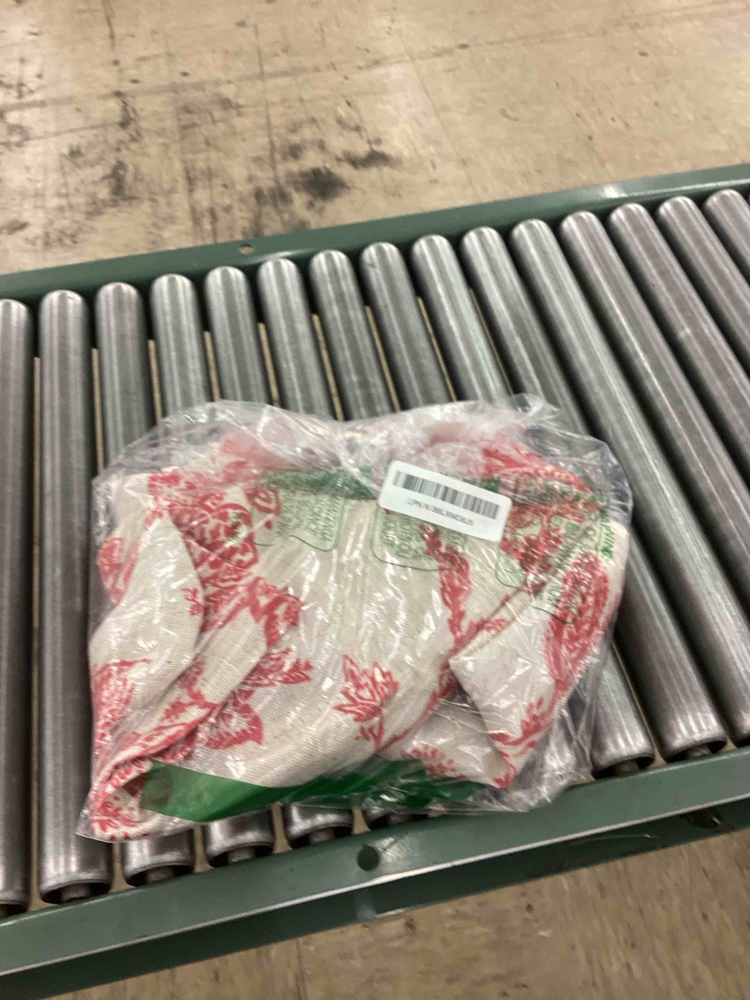 https://s3.amazonaws.com/lotting-images-prod/BoxBids/PPE2248893_1775244488564.jpeg