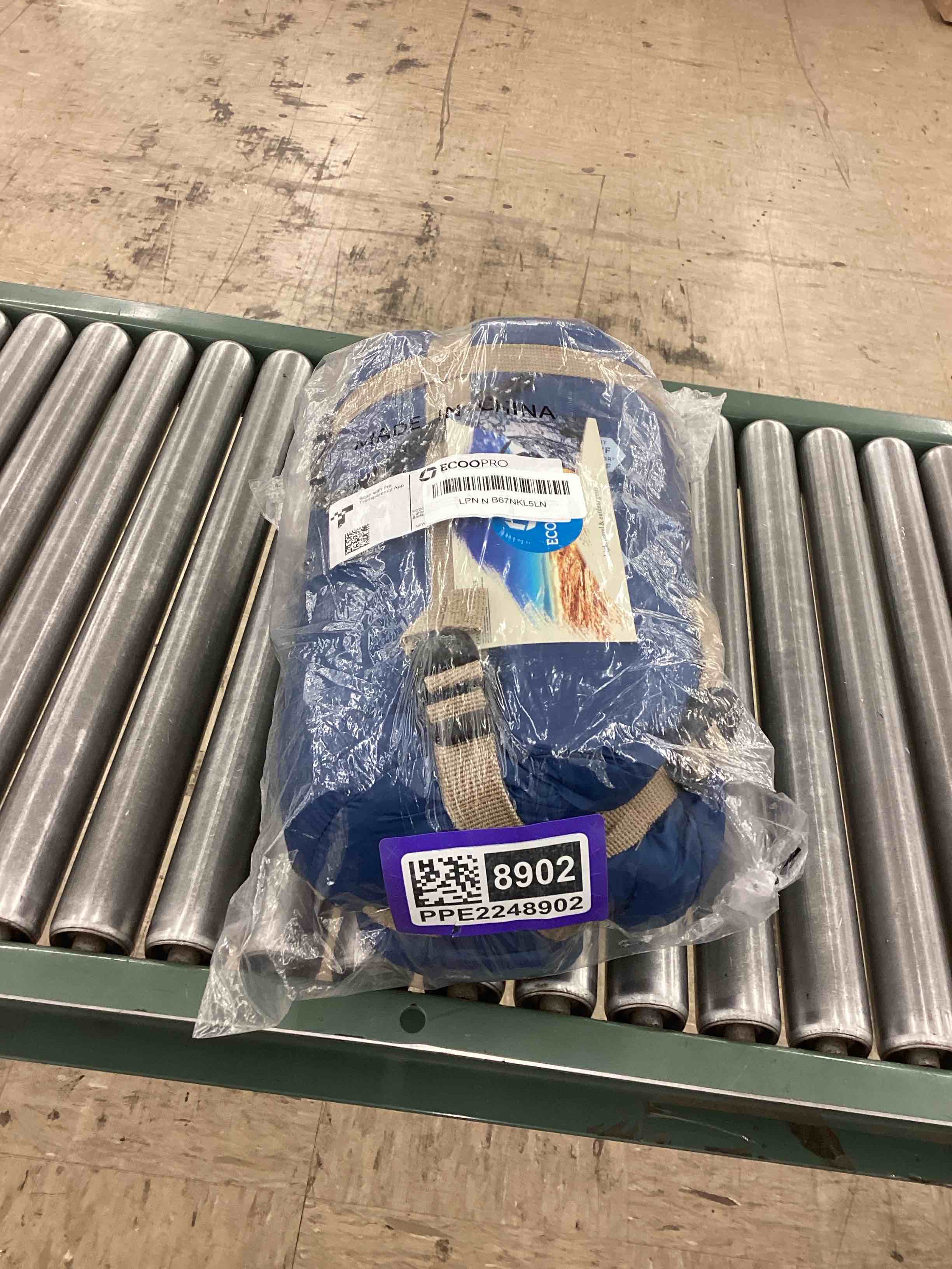 https://s3.amazonaws.com/lotting-images-prod/BoxBids/PPE2248902_1775246754049.jpeg