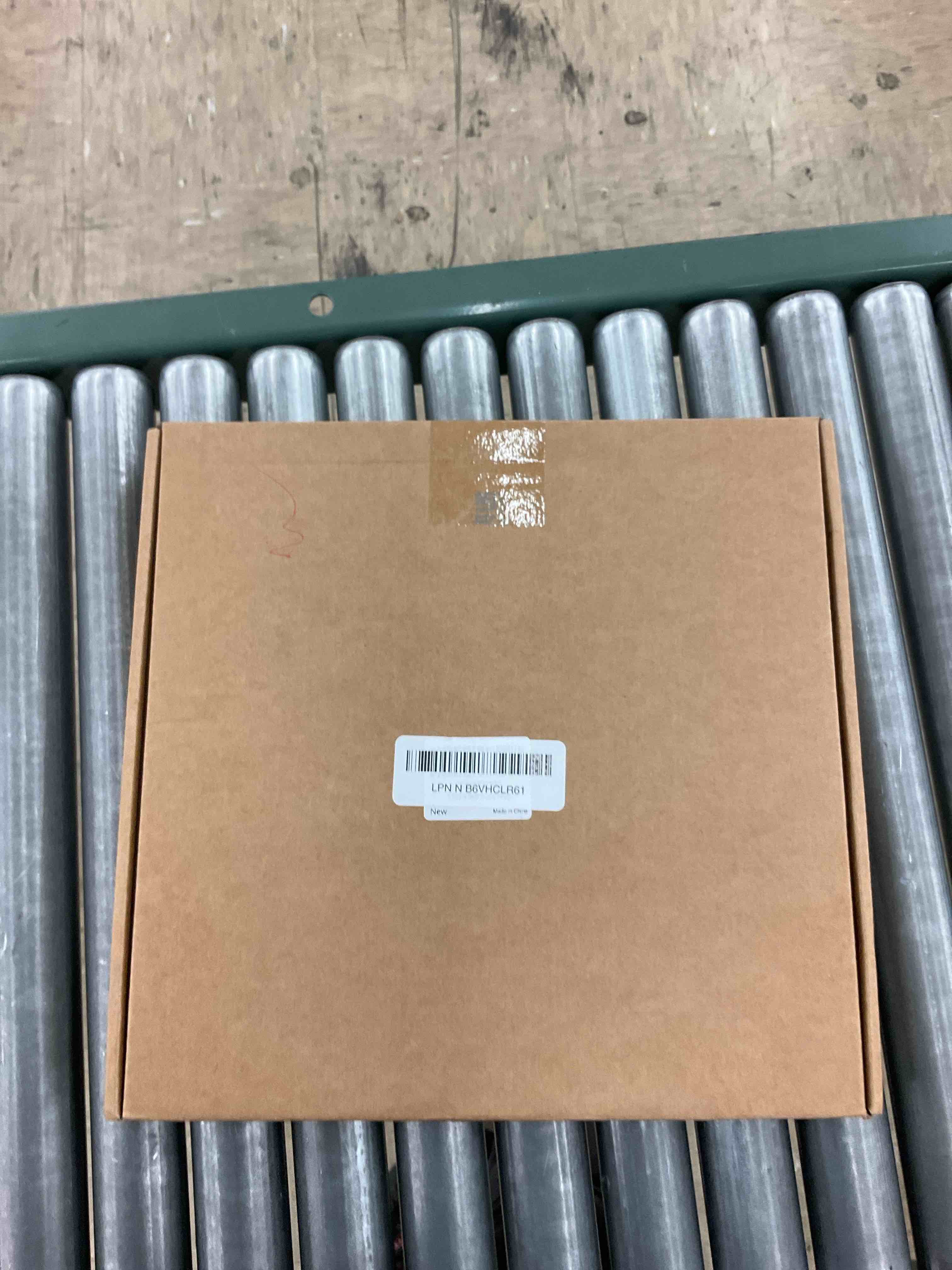https://s3.amazonaws.com/lotting-images-prod/BoxBids/PPE2248922_1775486882478.jpeg