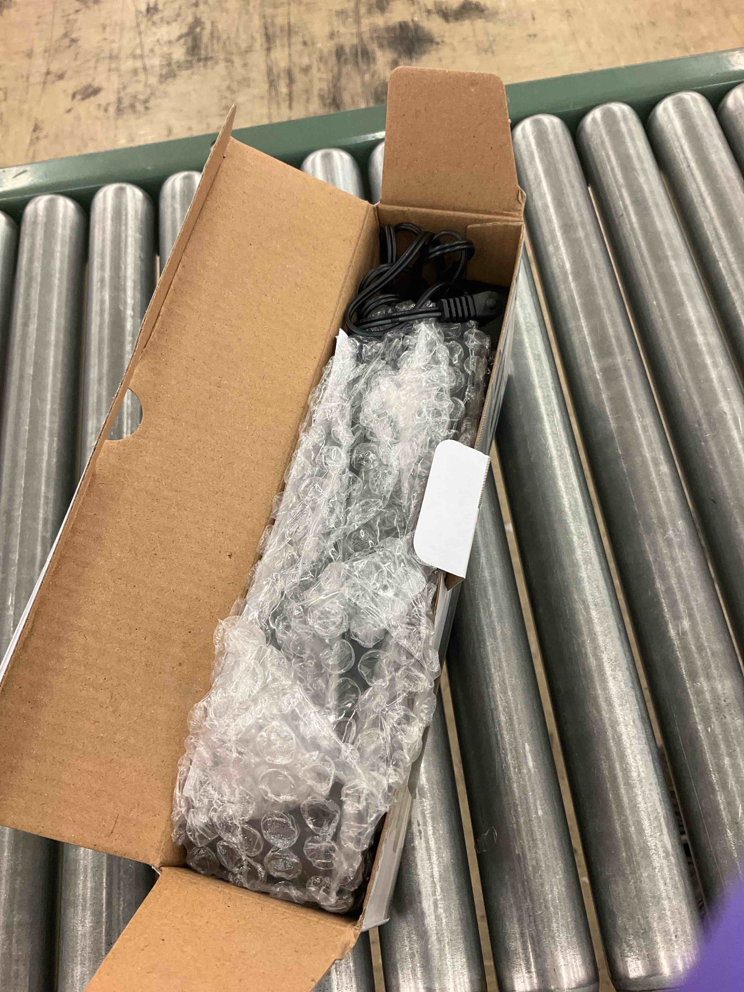 https://s3.amazonaws.com/lotting-images-prod/BoxBids/PPE2248928_1775490487050.jpeg