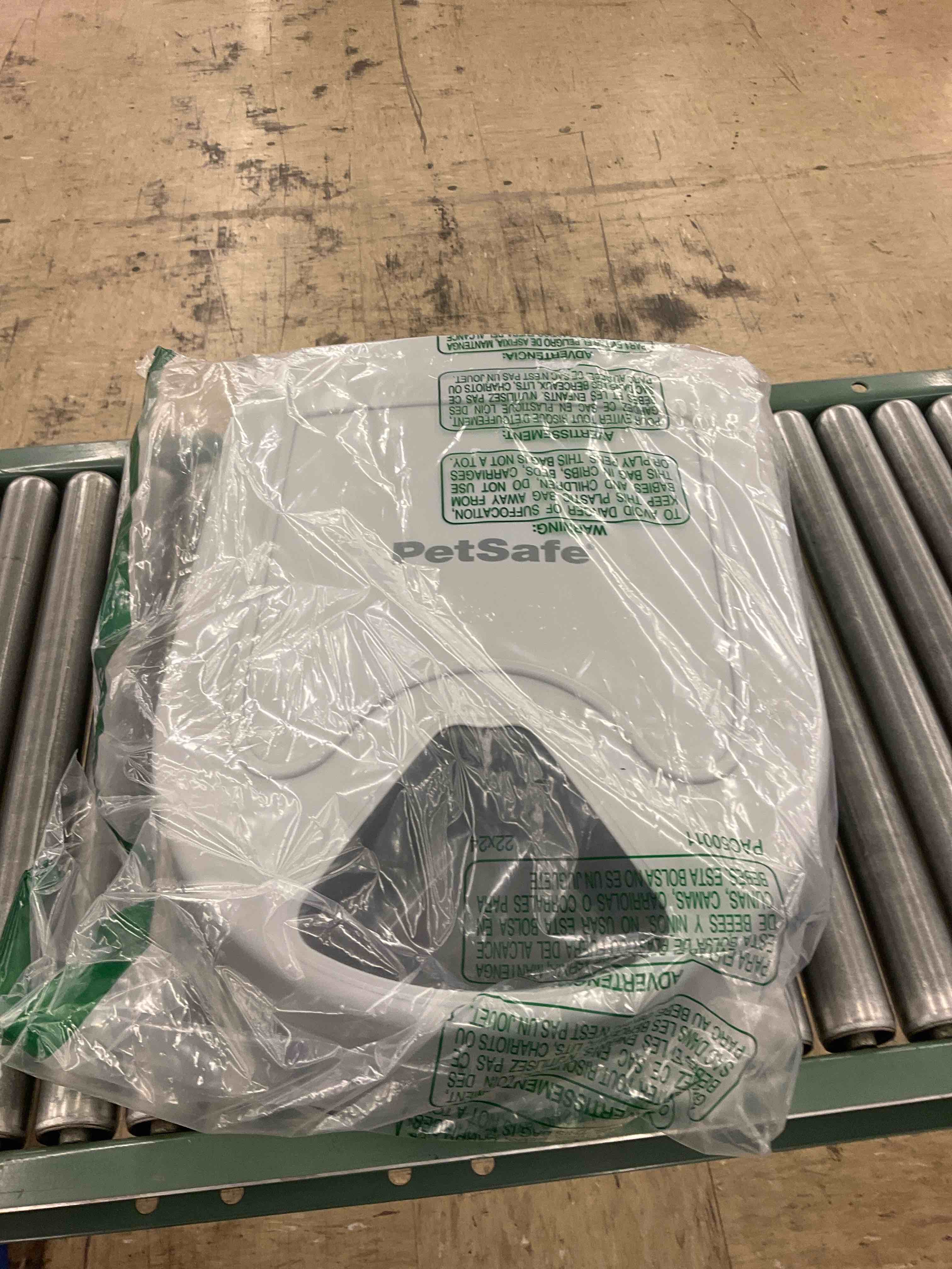 https://s3.amazonaws.com/lotting-images-prod/BoxBids/PPE2248956_1775495943288.jpeg