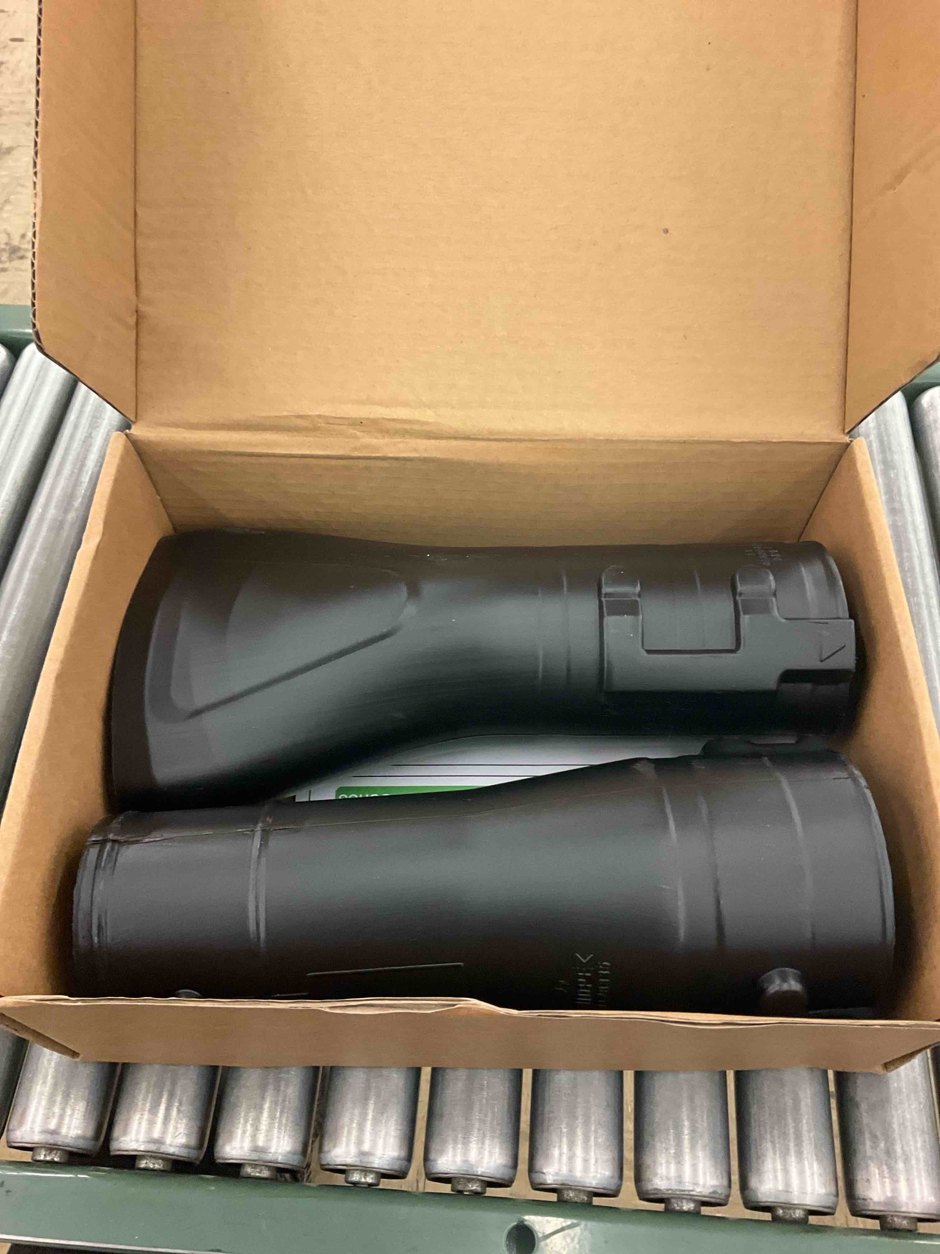 https://s3.amazonaws.com/lotting-images-prod/BoxBids/PPE2248978_1775503576259.jpeg