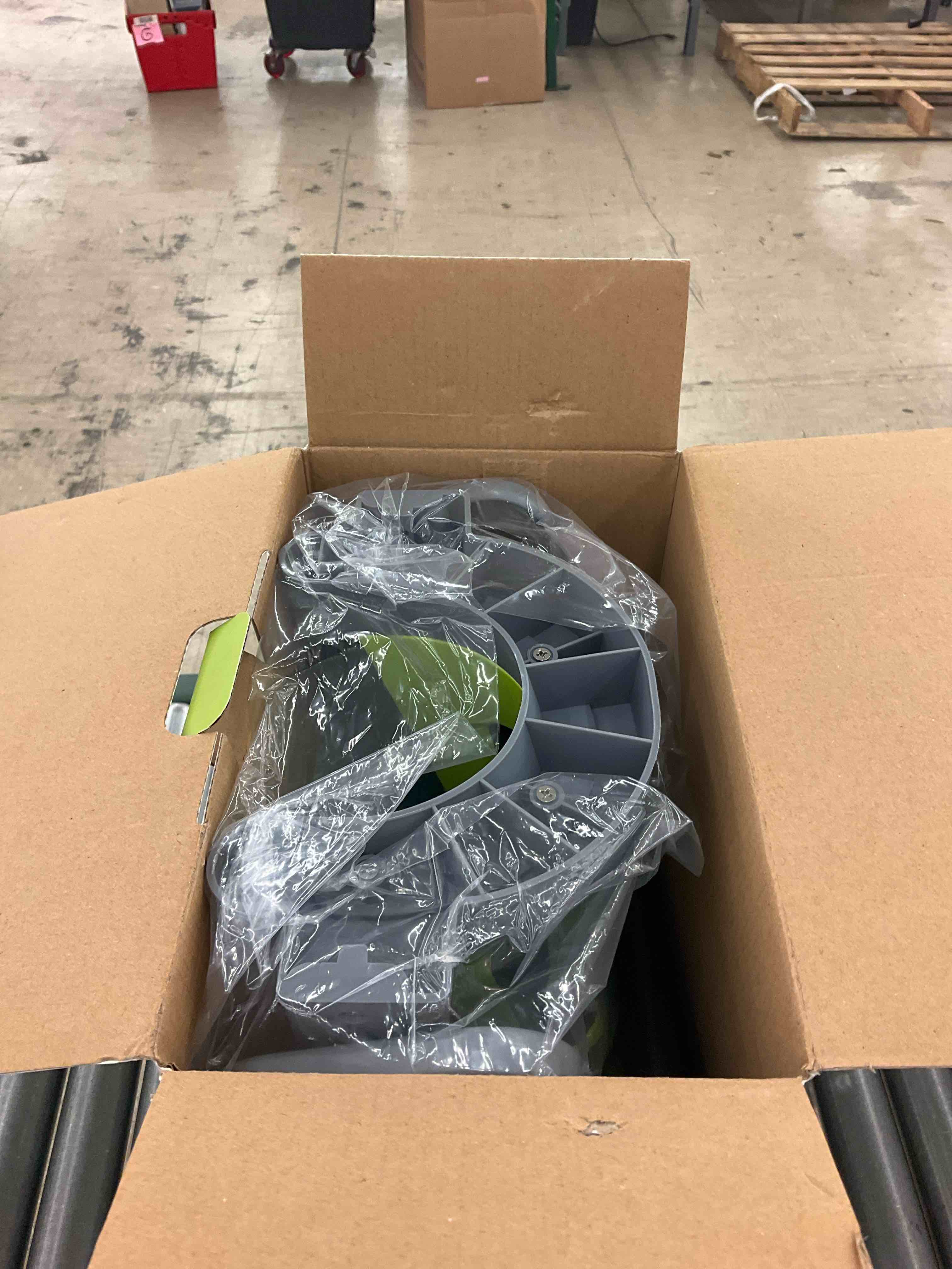 https://s3.amazonaws.com/lotting-images-prod/BoxBids/PPE2248990_1775504788563.jpeg