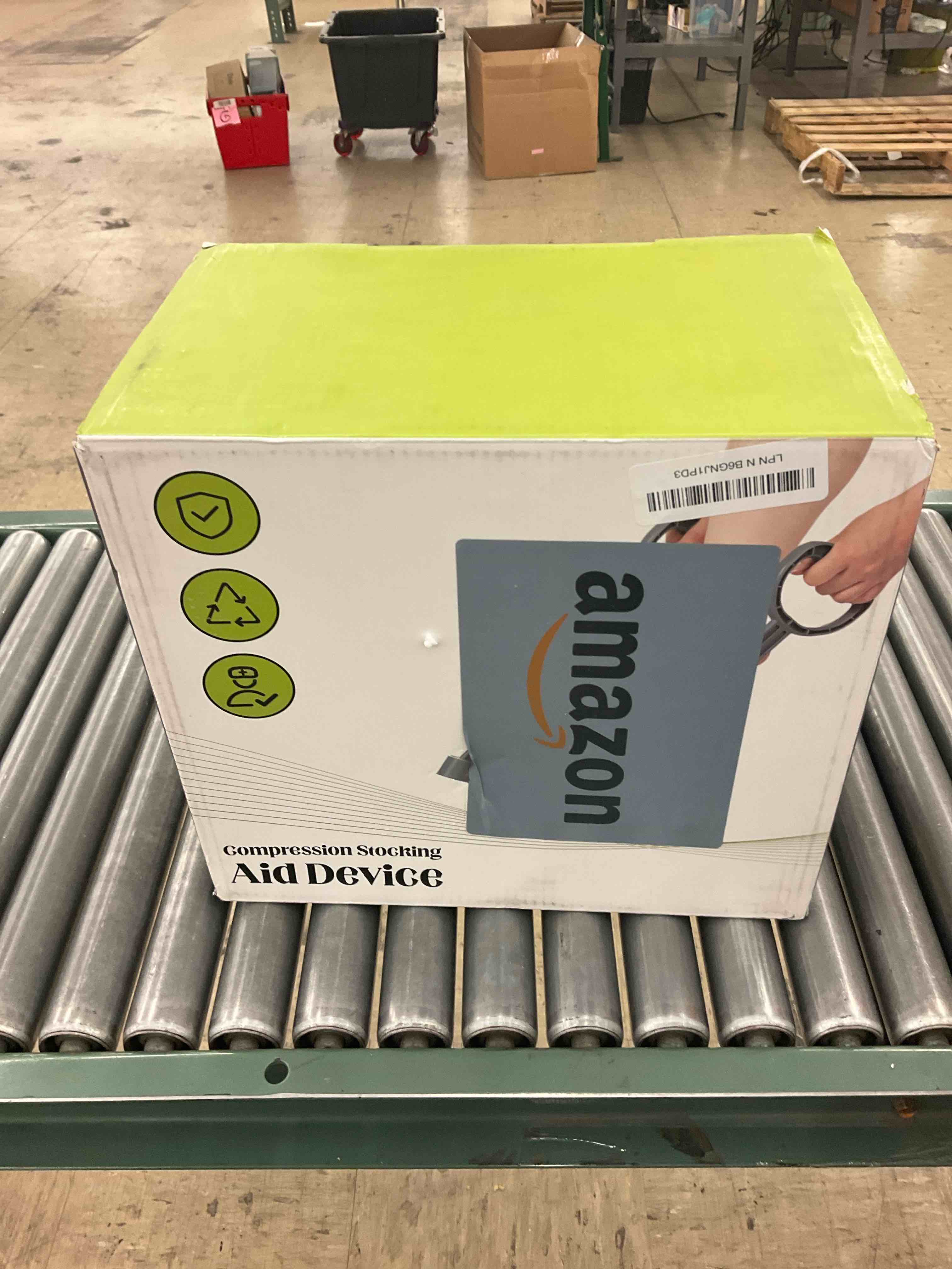 https://s3.amazonaws.com/lotting-images-prod/BoxBids/PPE2248990_1775504812192.jpeg