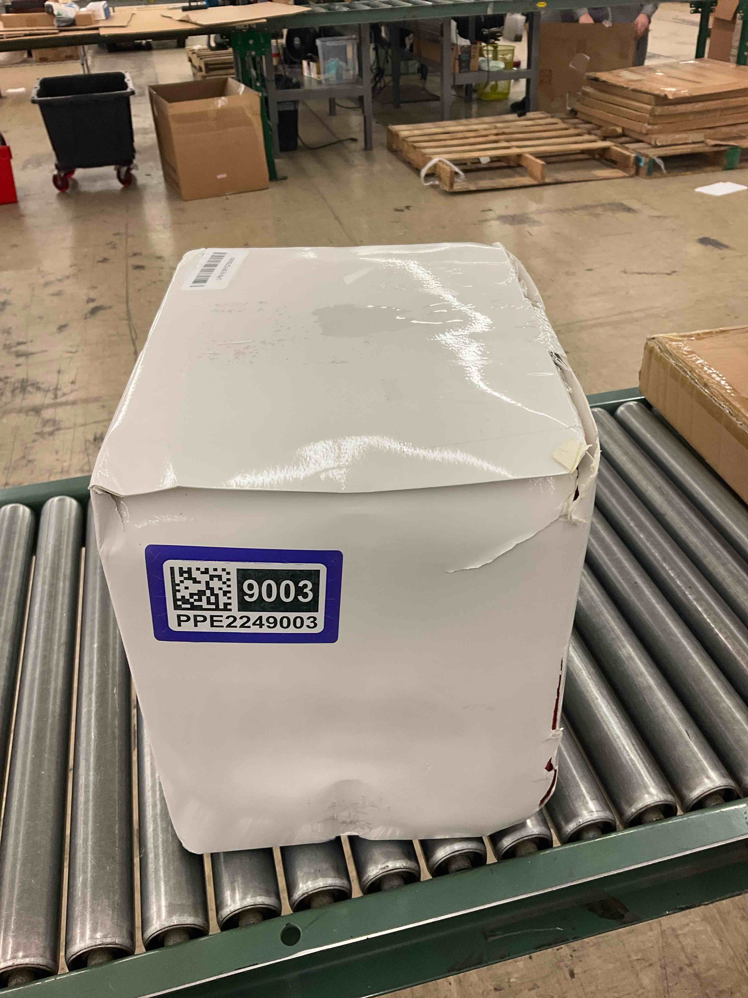 https://s3.amazonaws.com/lotting-images-prod/BoxBids/PPE2249003_1775506691942.jpeg