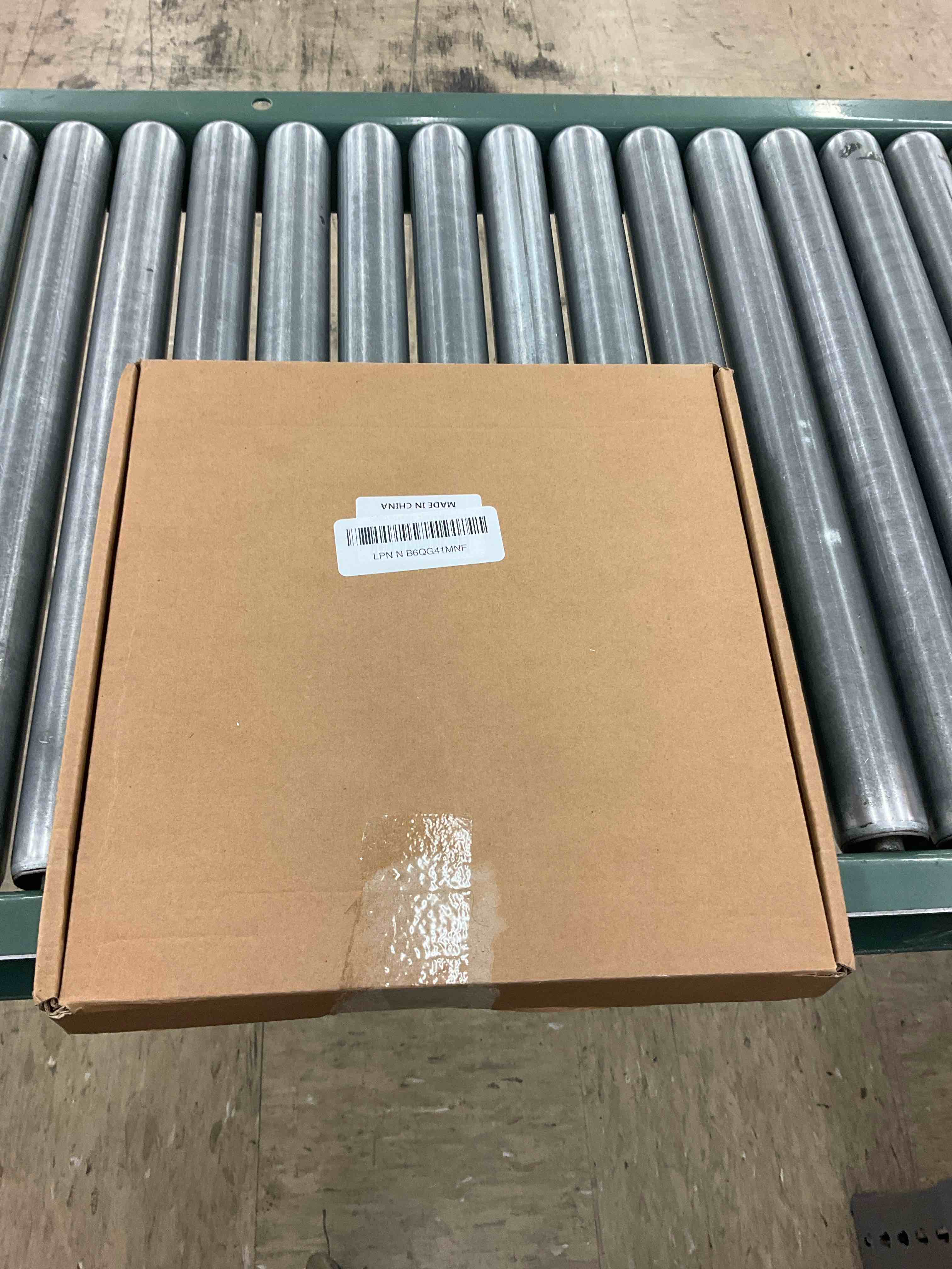 https://s3.amazonaws.com/lotting-images-prod/BoxBids/PPE2249013_1775569706933.jpeg