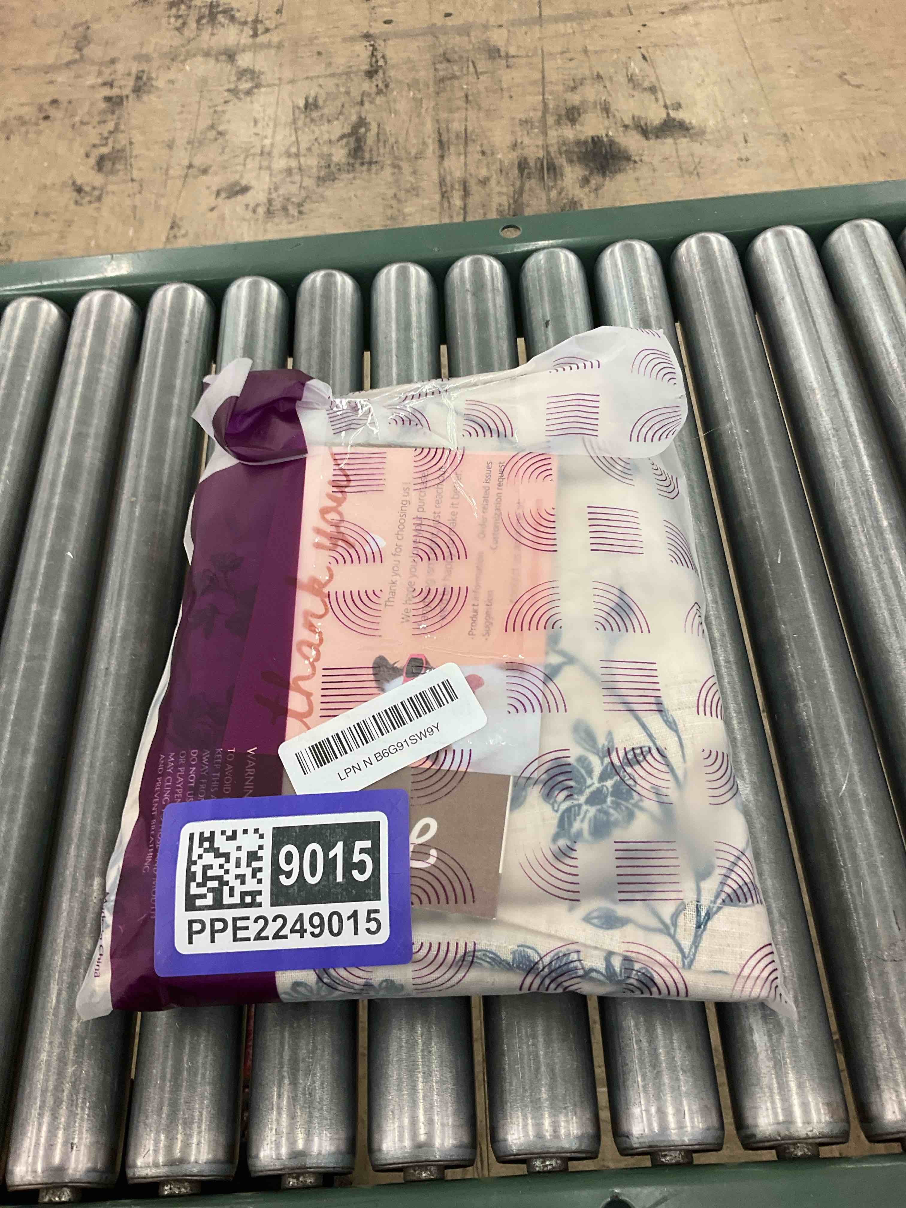 https://s3.amazonaws.com/lotting-images-prod/BoxBids/PPE2249015_1775569965842.jpeg