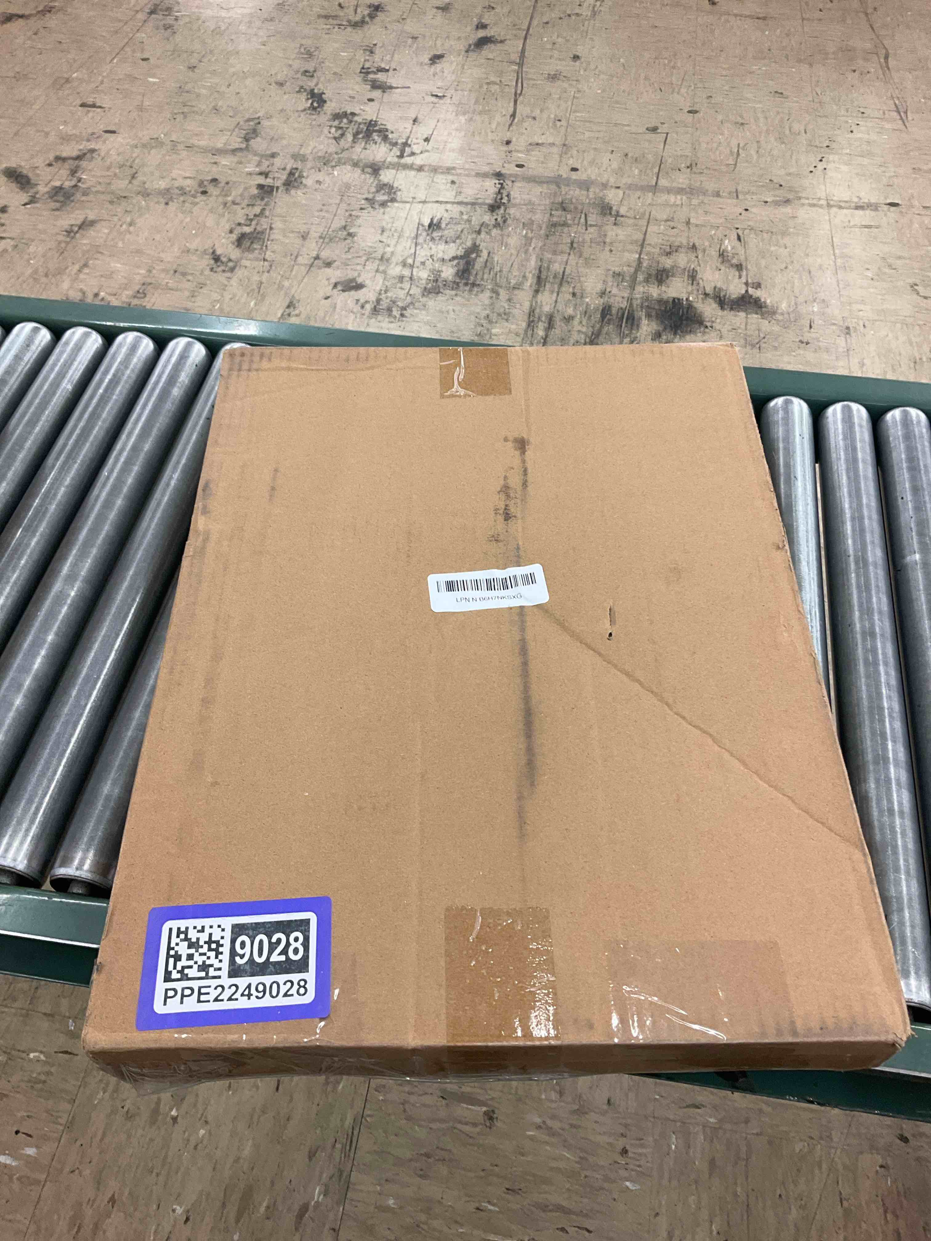 https://s3.amazonaws.com/lotting-images-prod/BoxBids/PPE2249028_1775573012142.jpeg